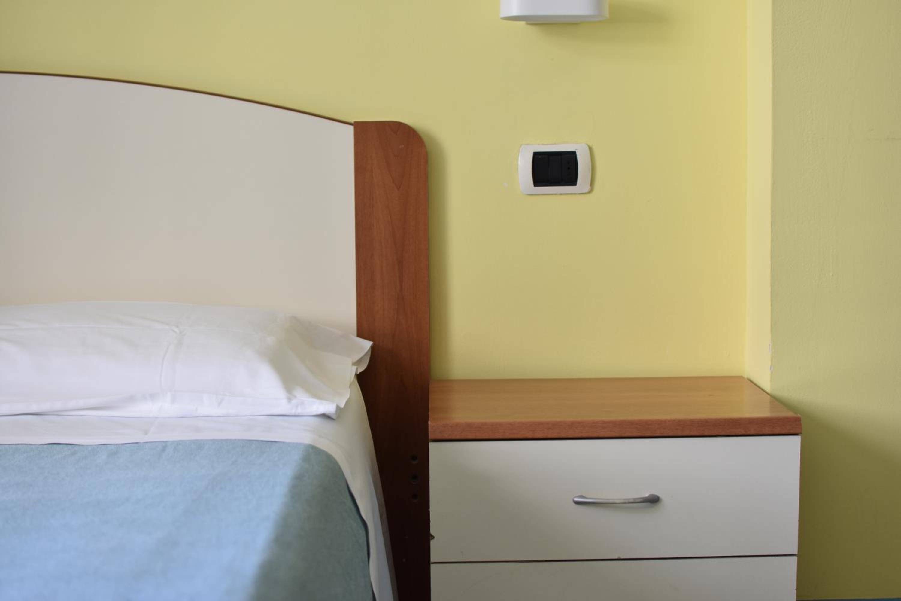 One-Bedroom Suite - Photo 2