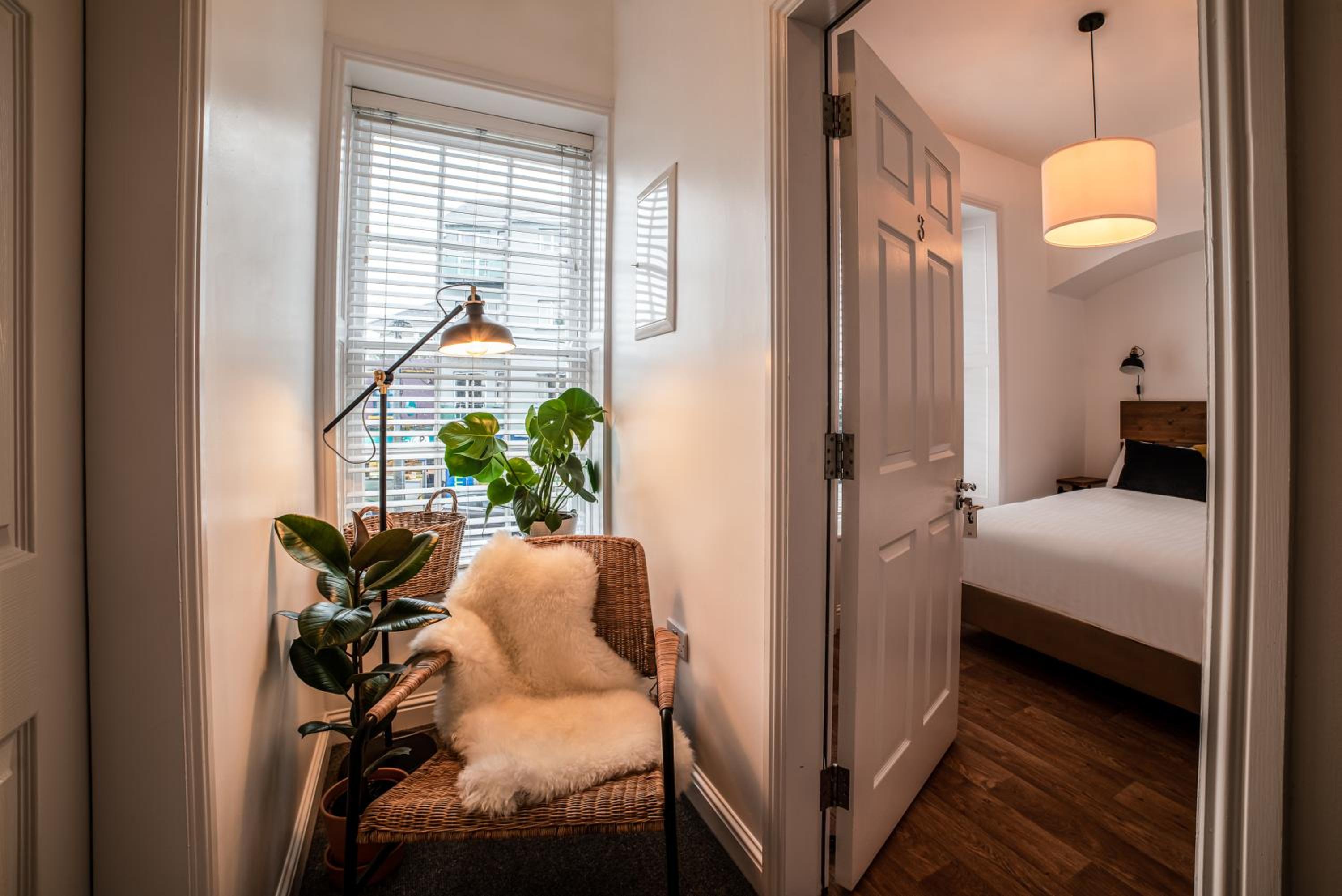 Small Double Room - Photo 7