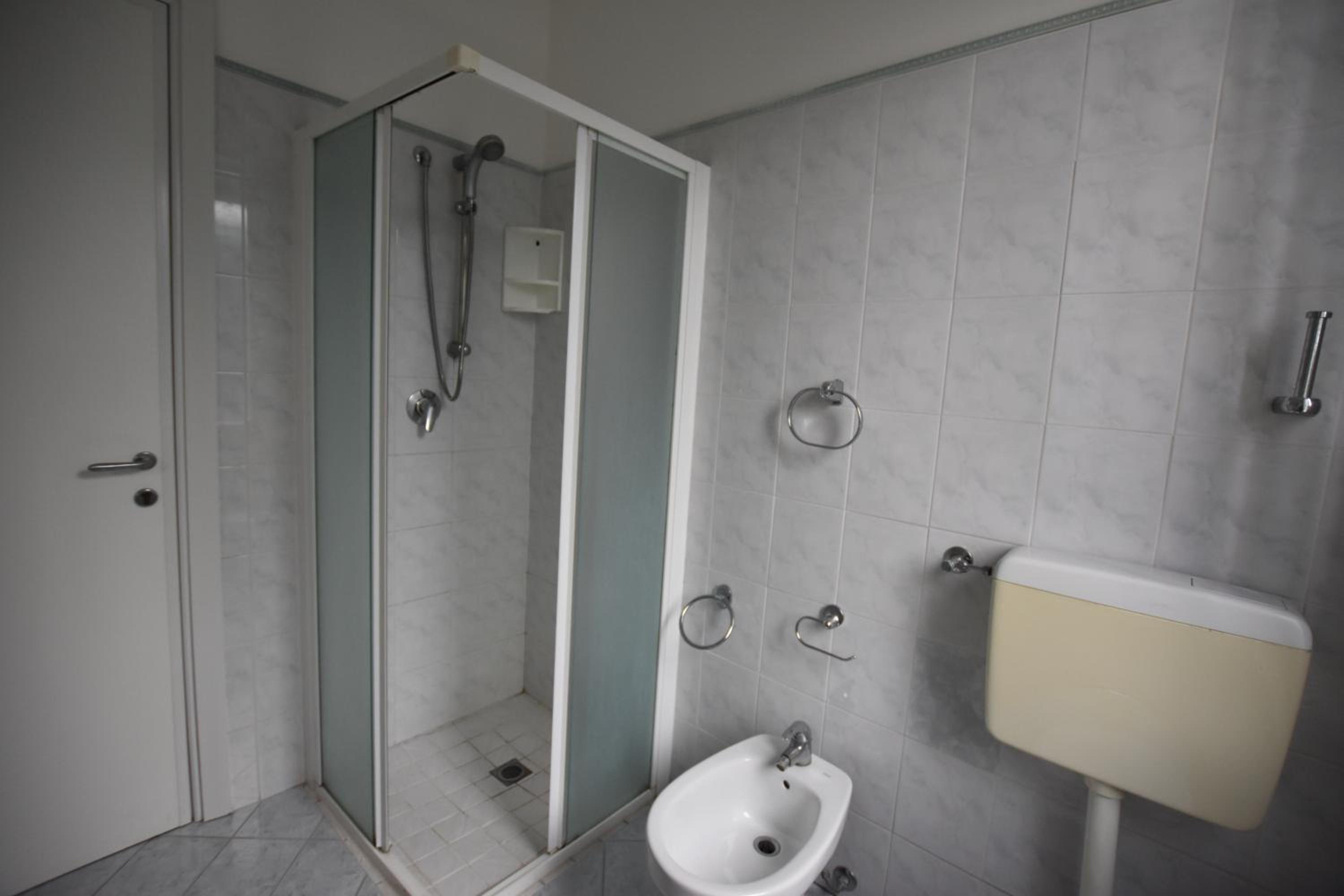 One-Bedroom Suite - Photo 3