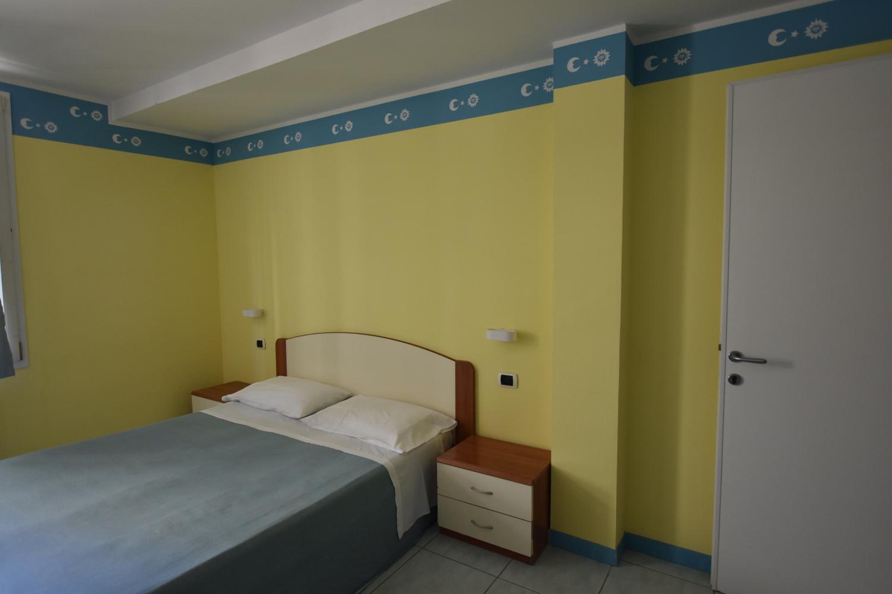 One-Bedroom Suite - Photo 1