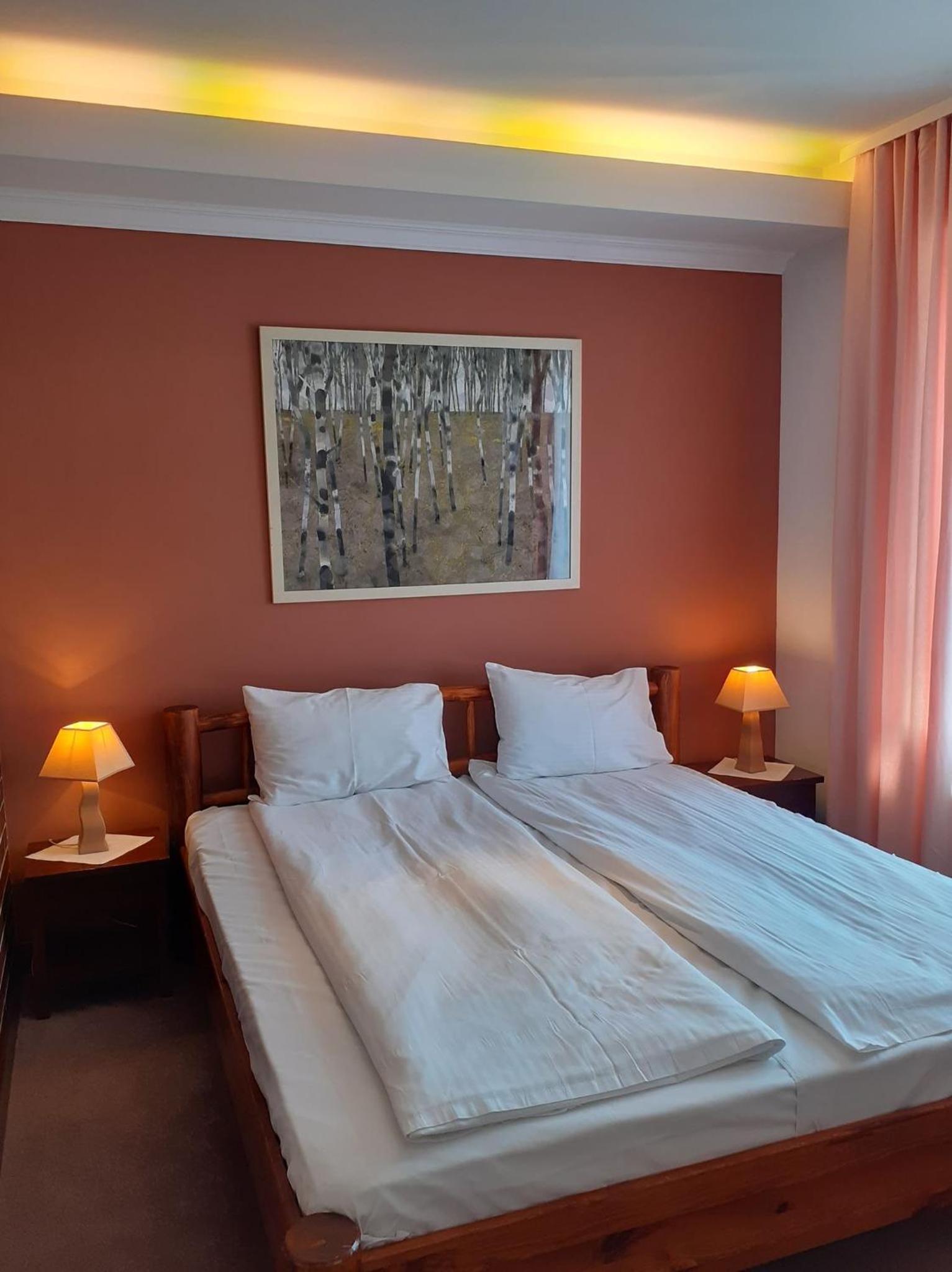 Queen Room - Photo 1