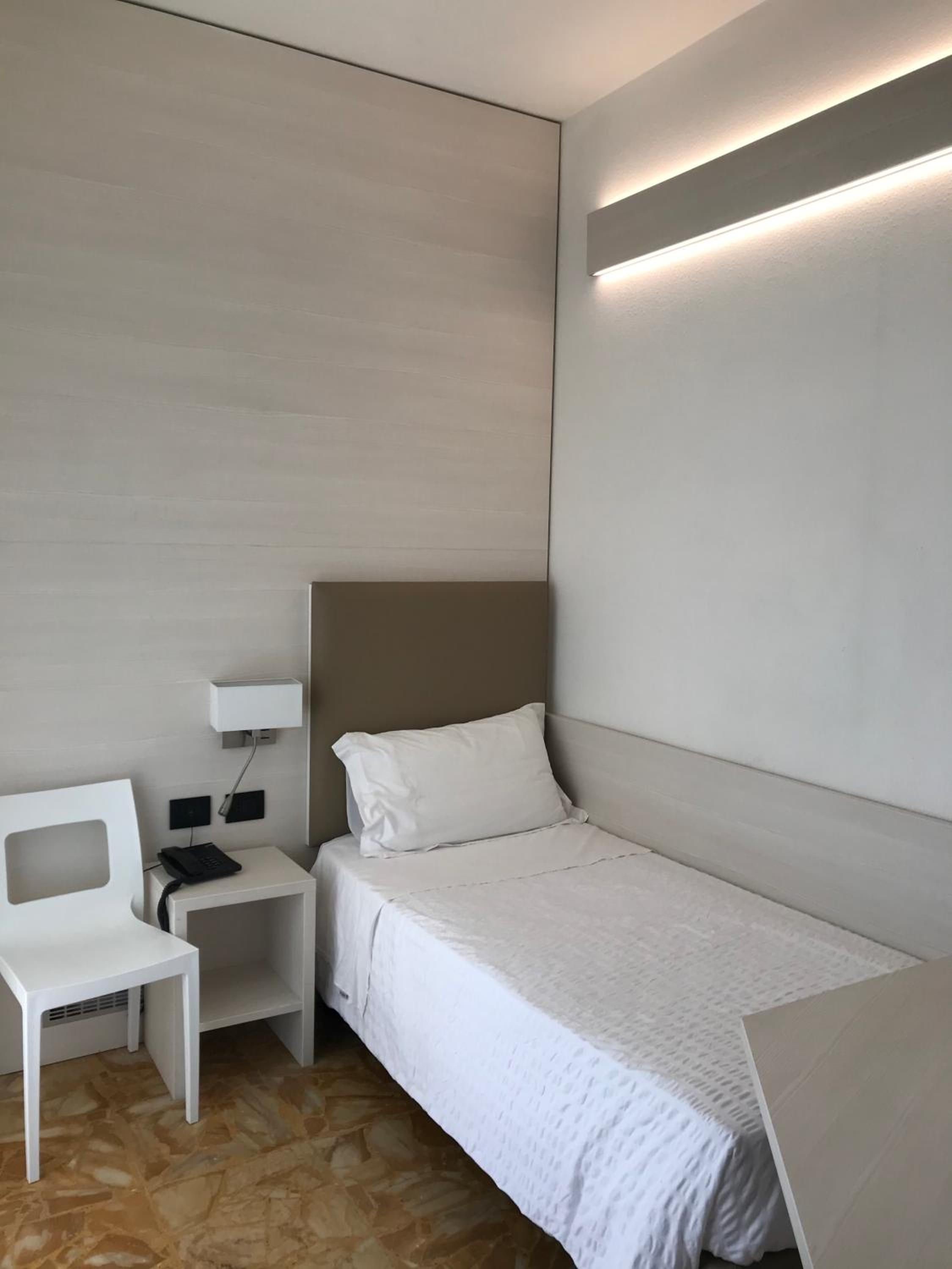 Single Room photo 1