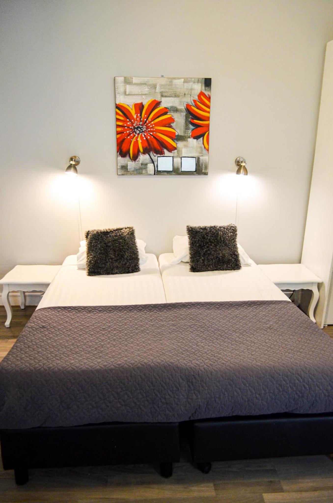 Twin Room with Private External Bathroom photo 1