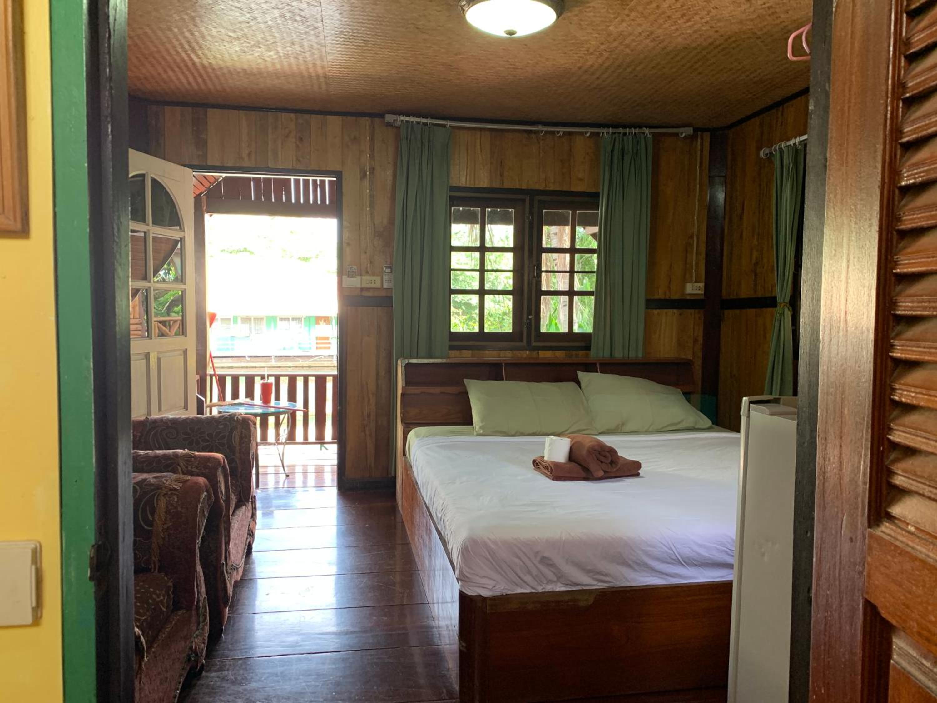Superior Bungalow photo 3