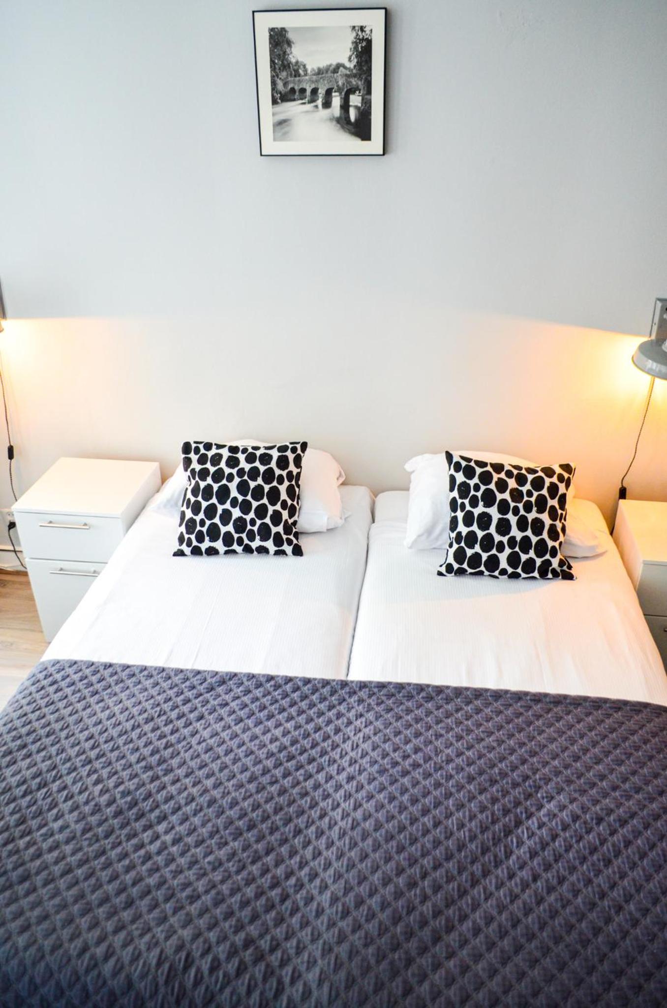 Superior Double or Twin Room with Canal View and Private Bathroom photo 2