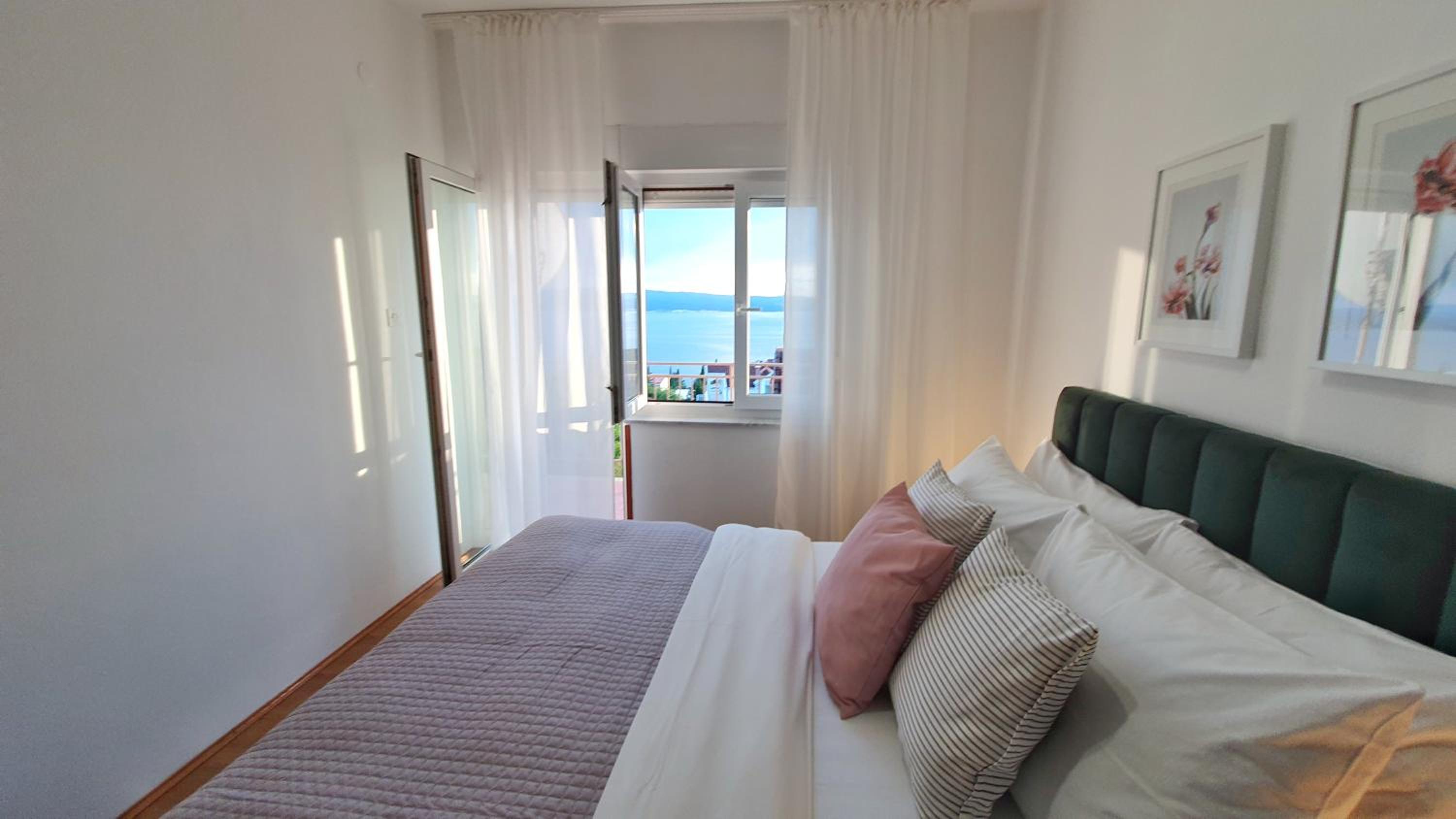 Two-Bedroom Apartment with Terrace and Sea View photo 1