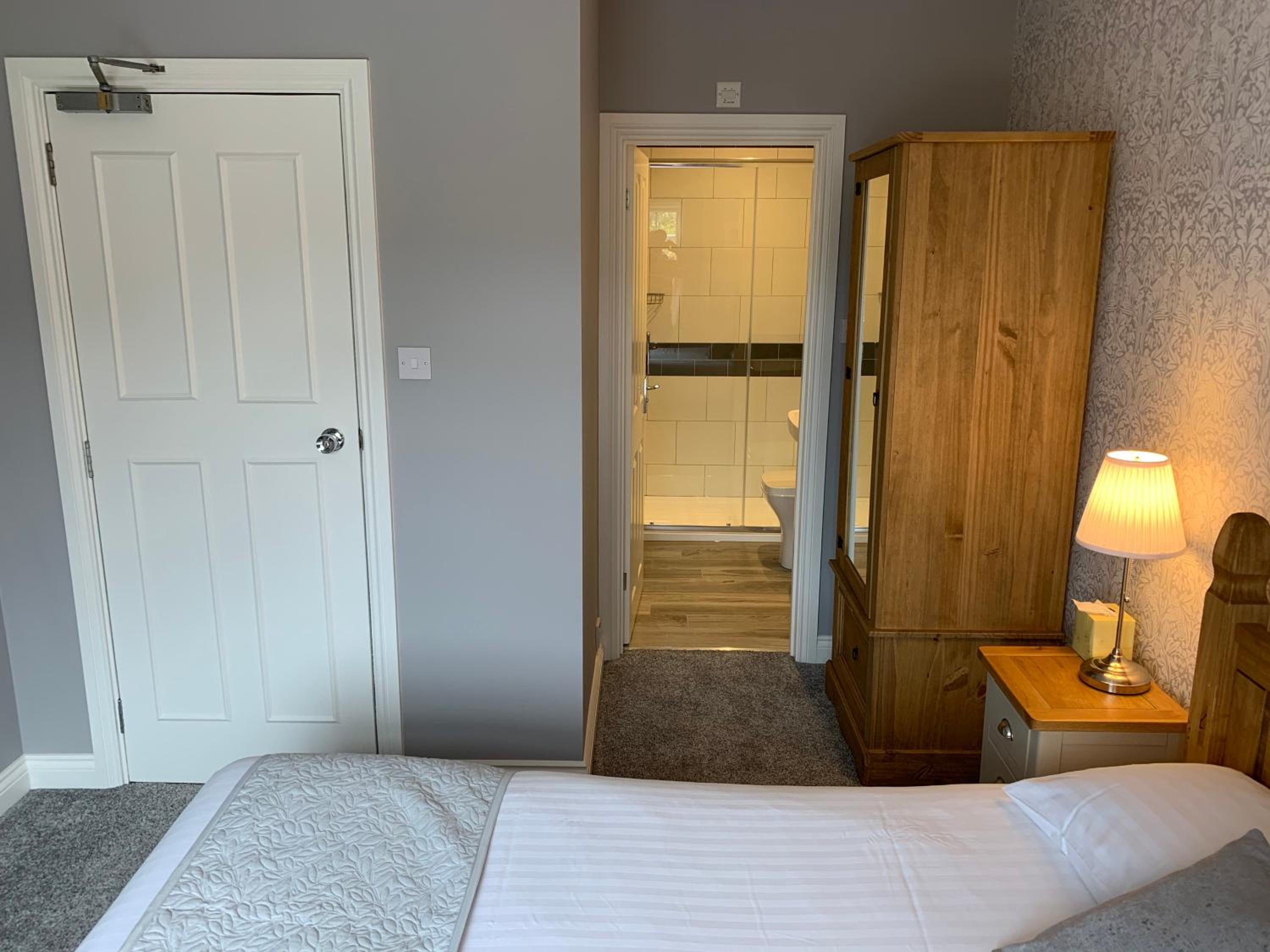Double Room with Private Bathroom photo 3