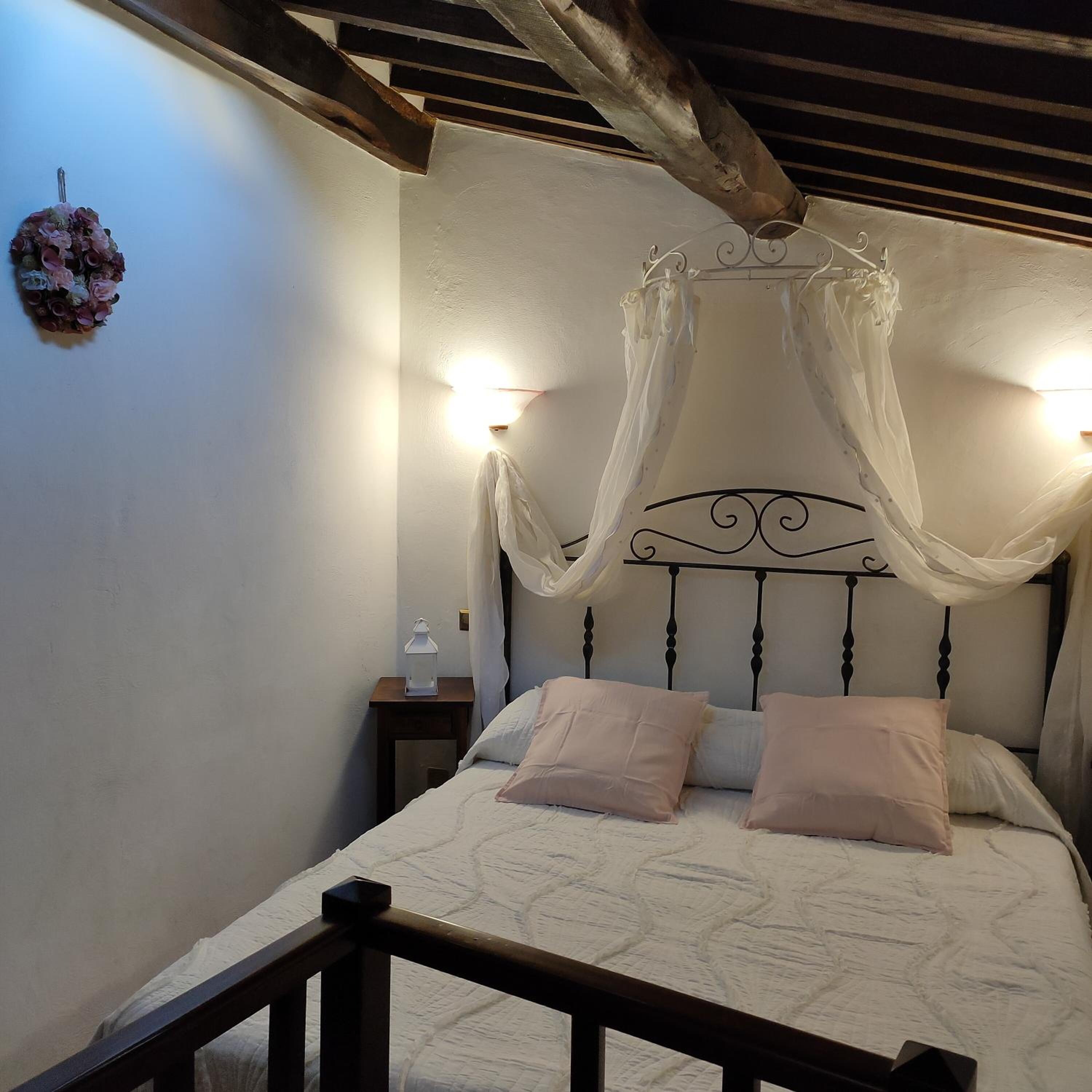 One-Bedroom Apartment - Photo 9