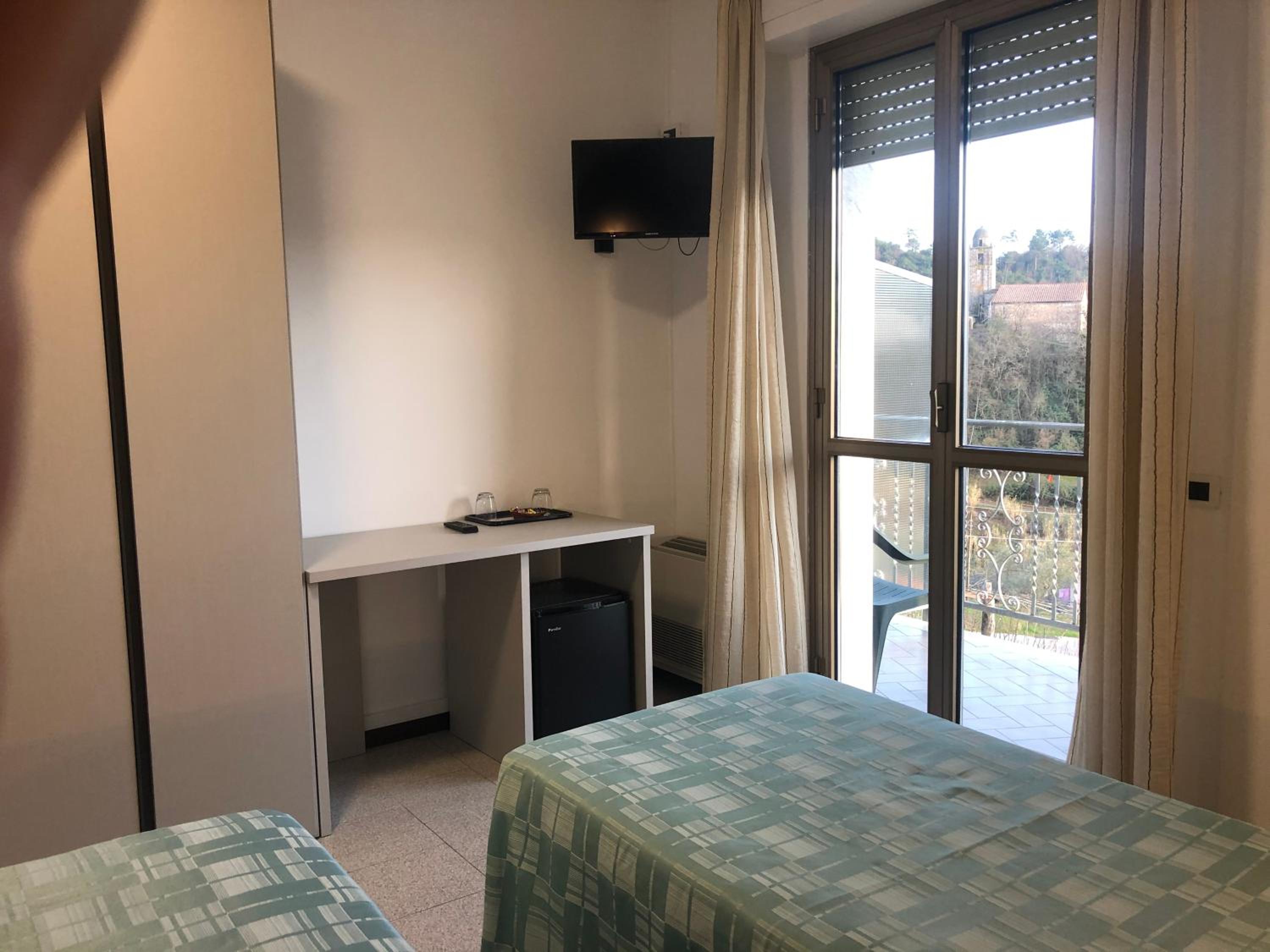 Standard Triple Room photo 2