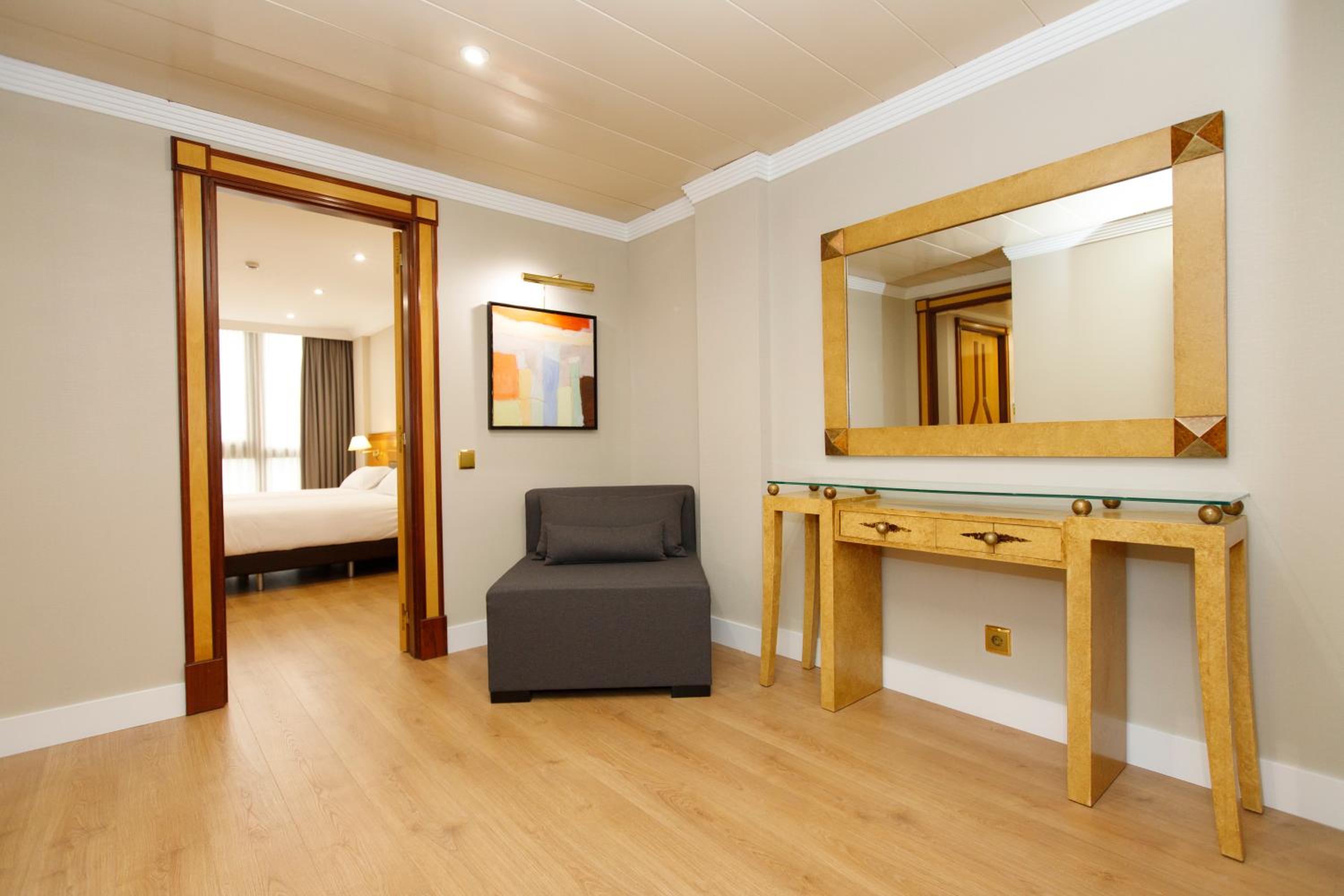 Suite familiar (2 adultos + 2 niños)