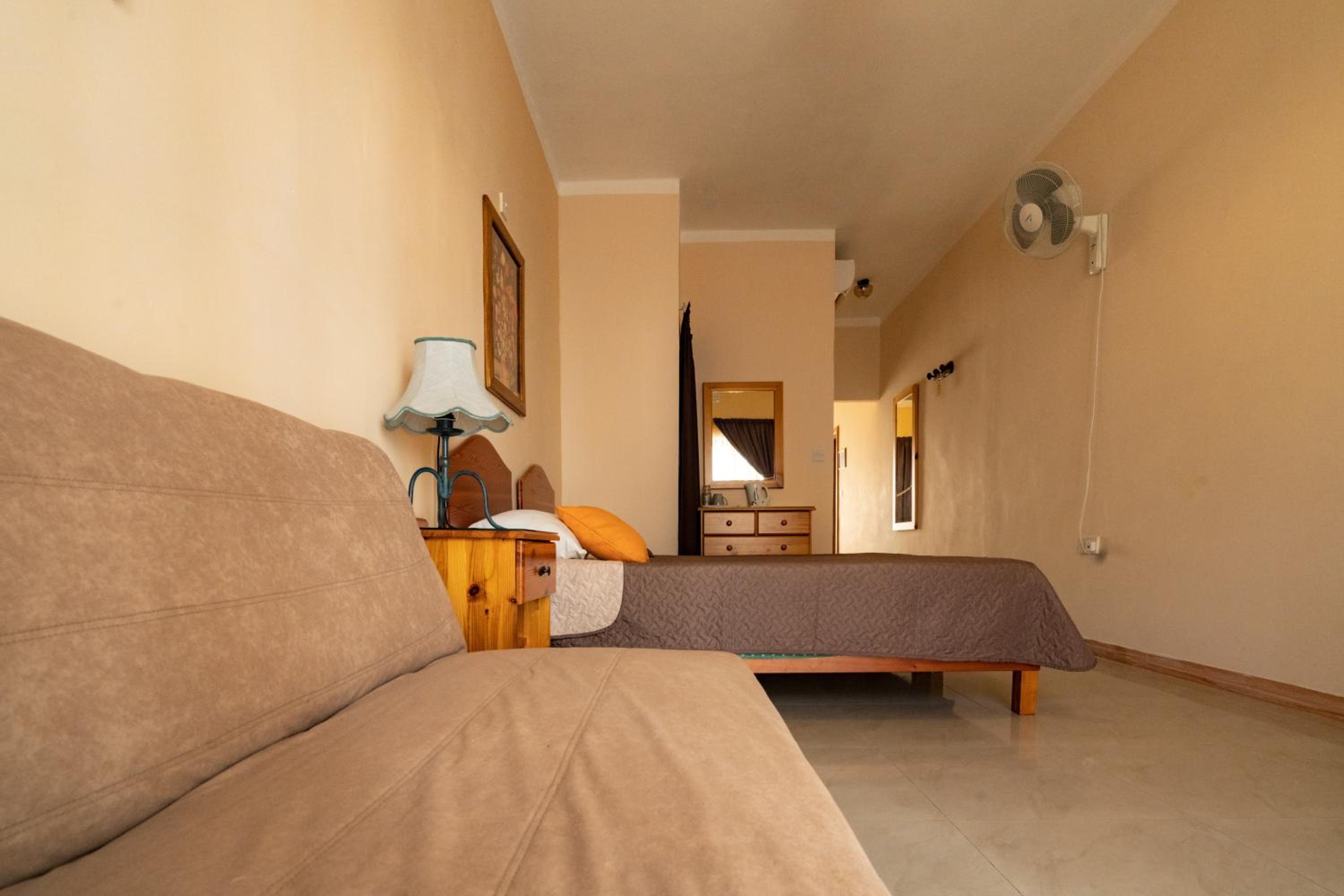 Quadruple Room - Photo 2