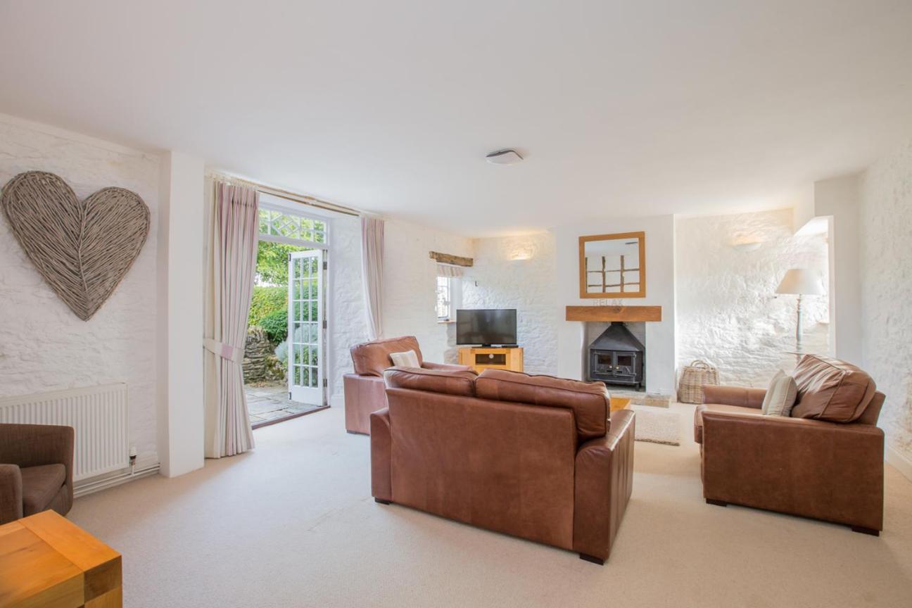 Three-Bedroom House photo 1