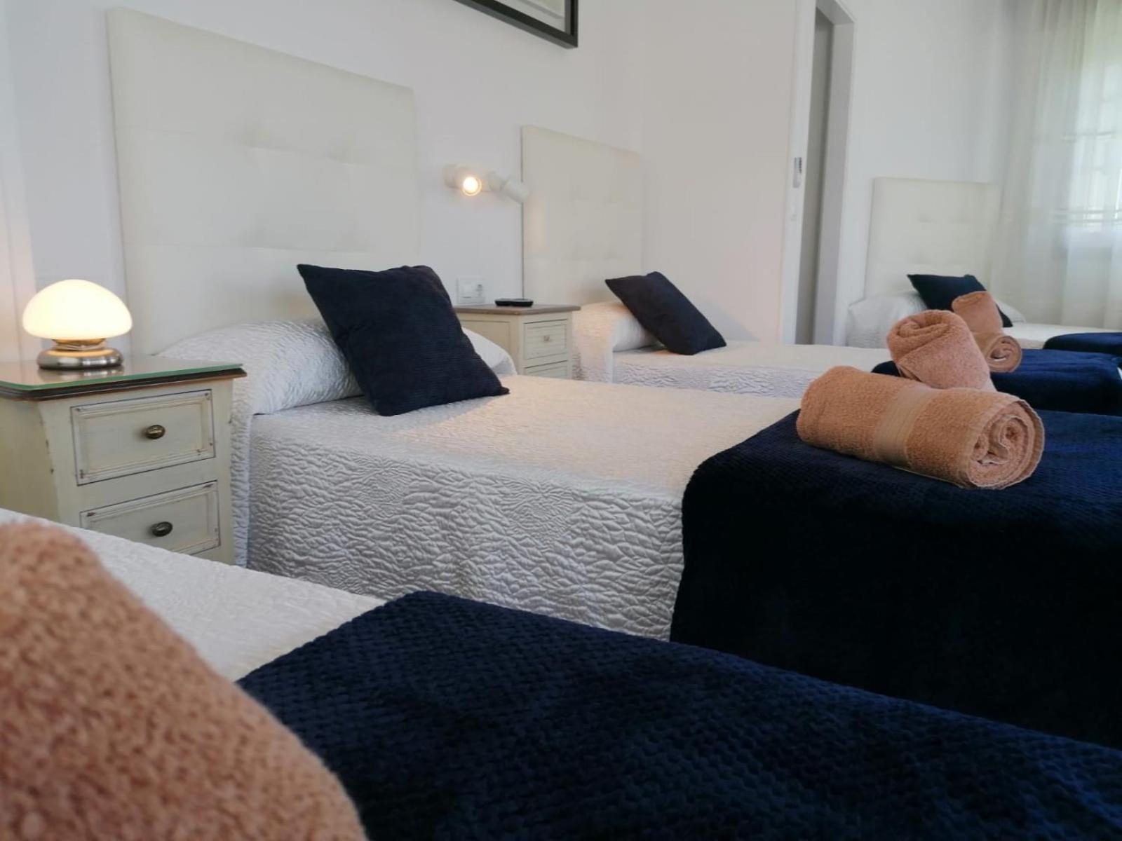 Triple Room with Private Bathroom photo 2
