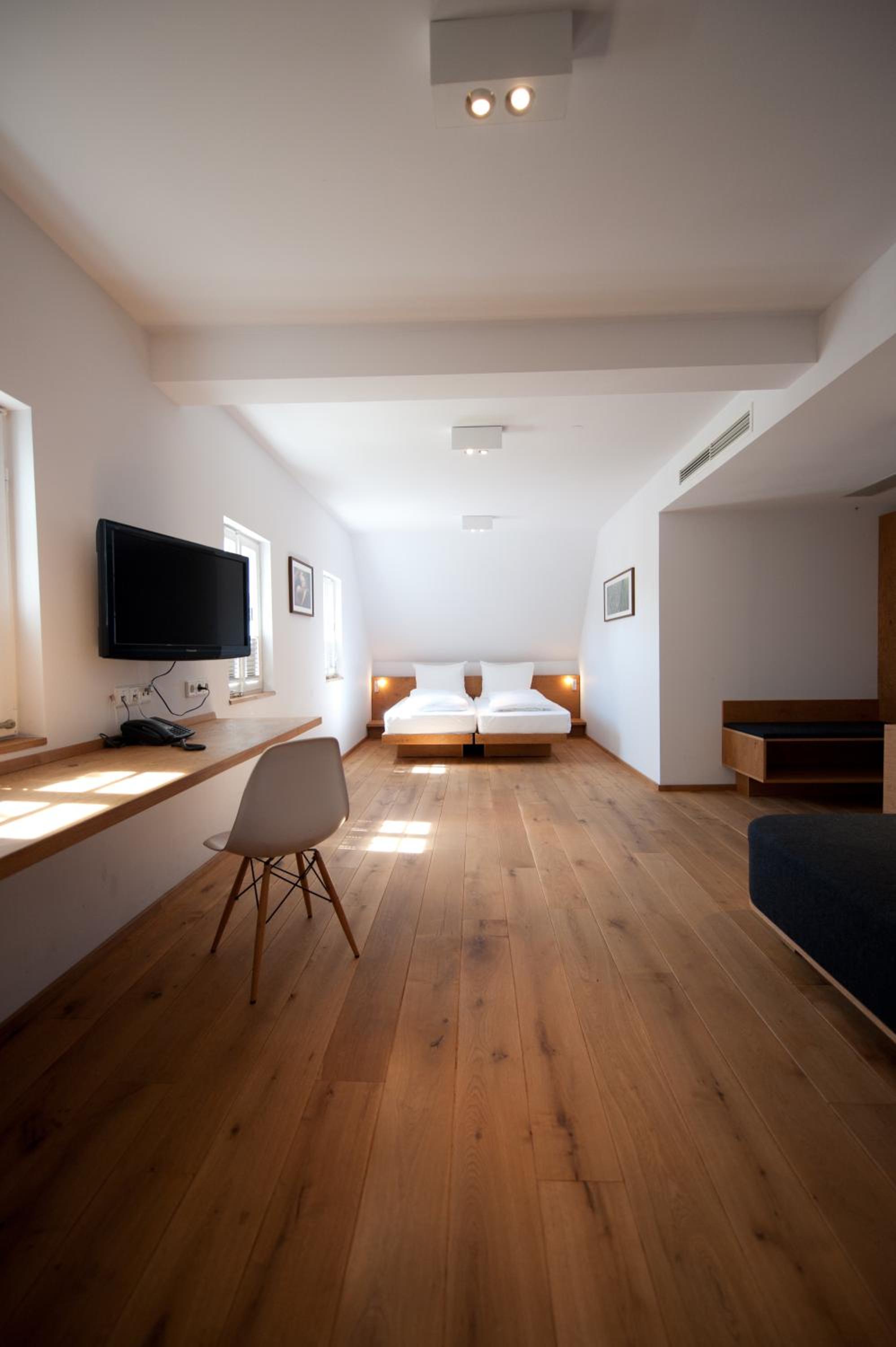 Family Room - Photo 2