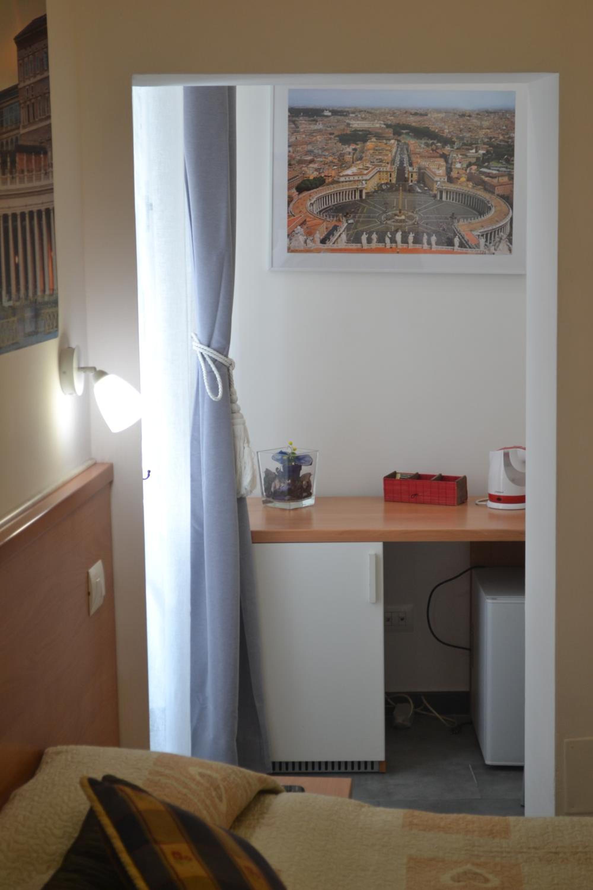 Deluxe Double or Twin Room with City View photo 3
