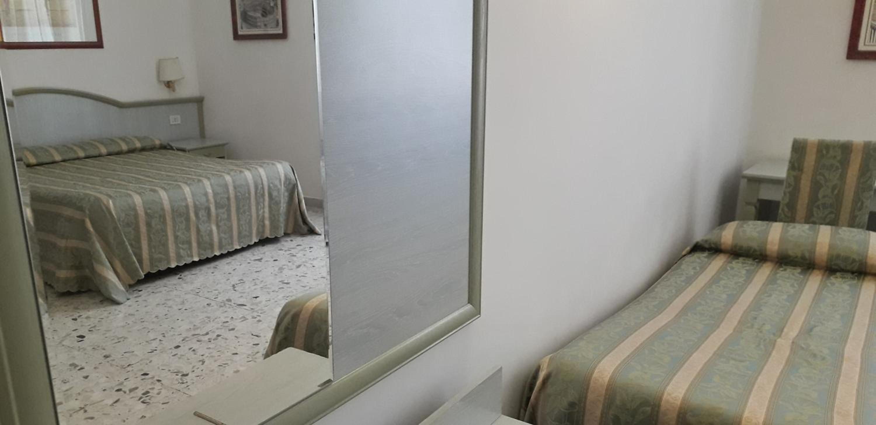 Quadruple Room with Private Bathroom photo 3