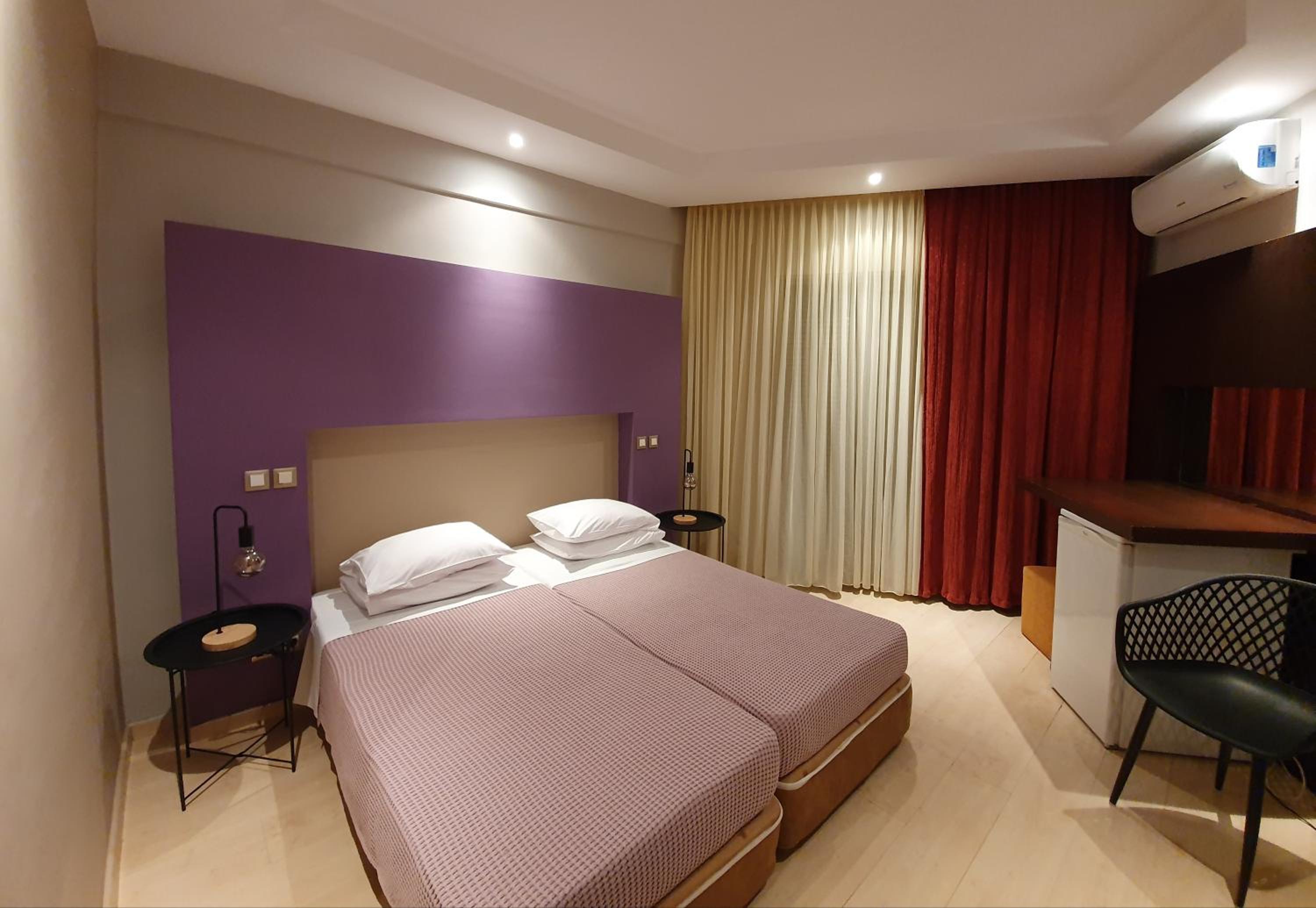 Twin Room - Photo 2