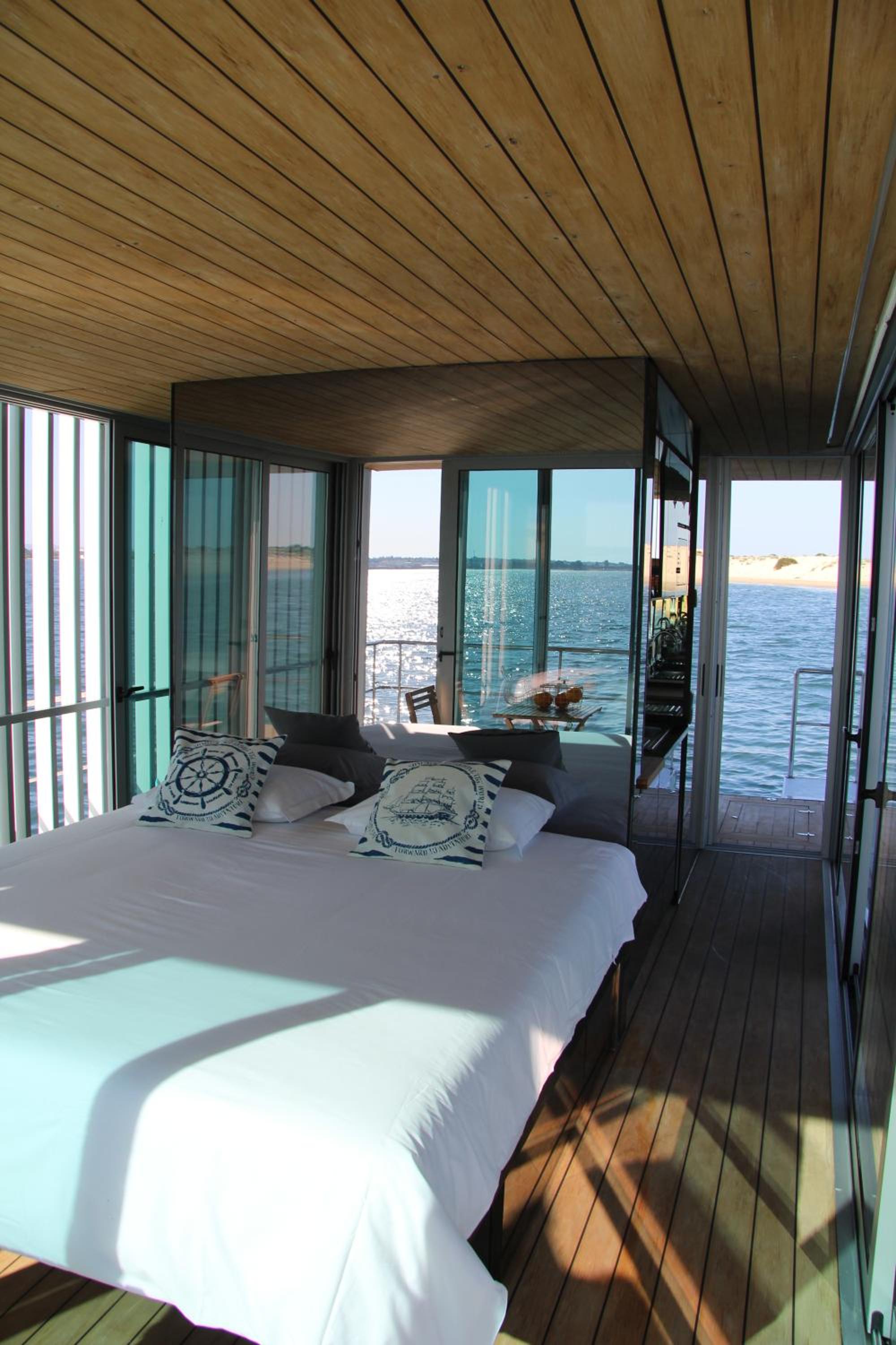 Boat House (2 Adults) - Photo 5