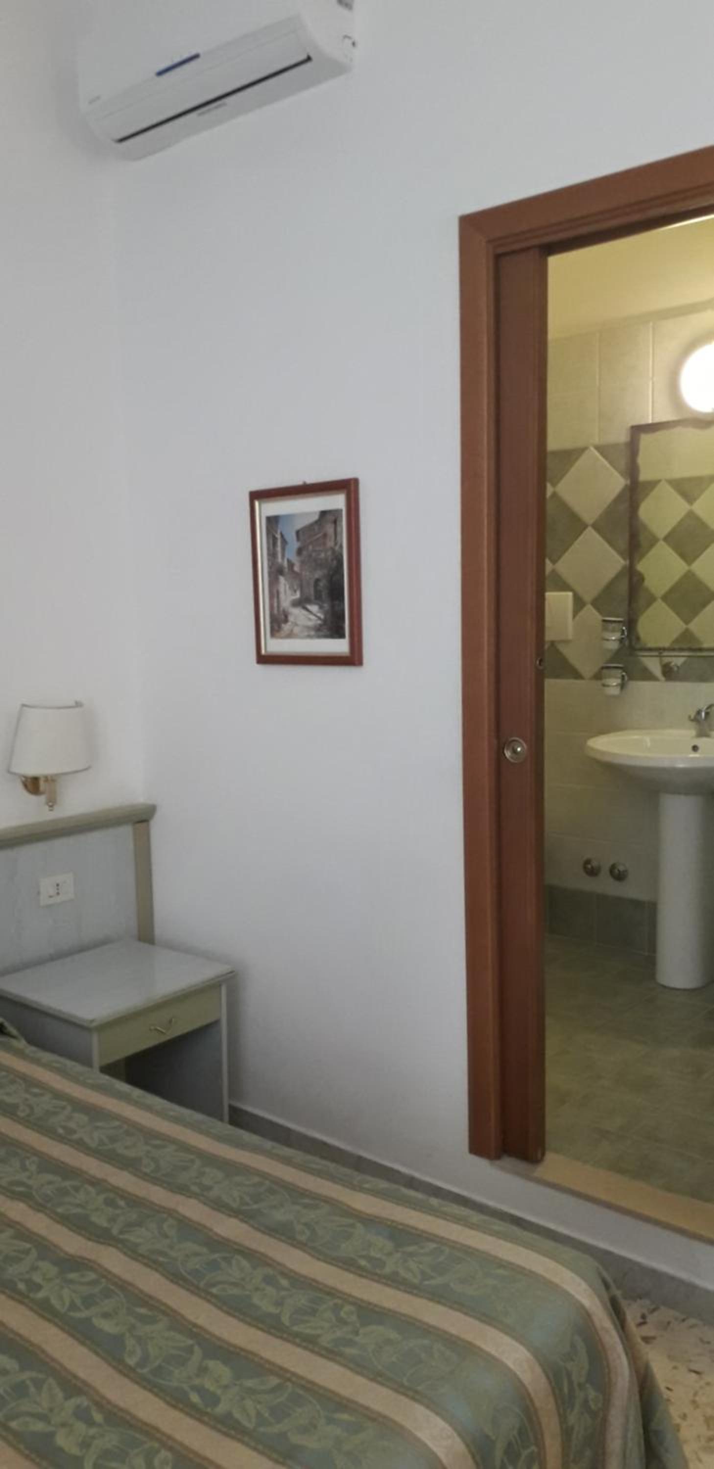 Double or Twin Room with Private Bathroom photo 1
