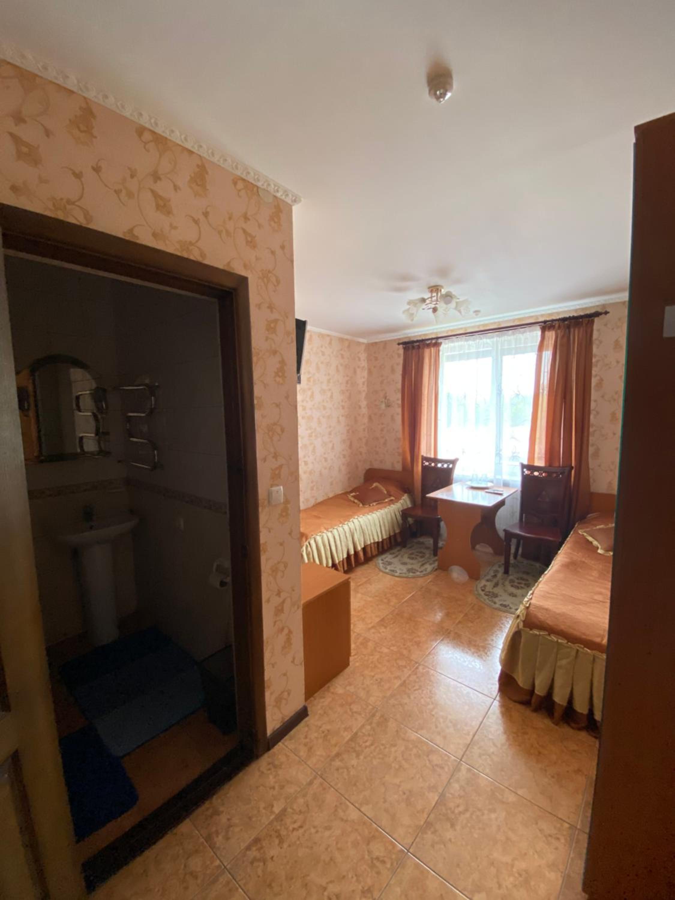 Twin Room with Private Bathroom photo 1