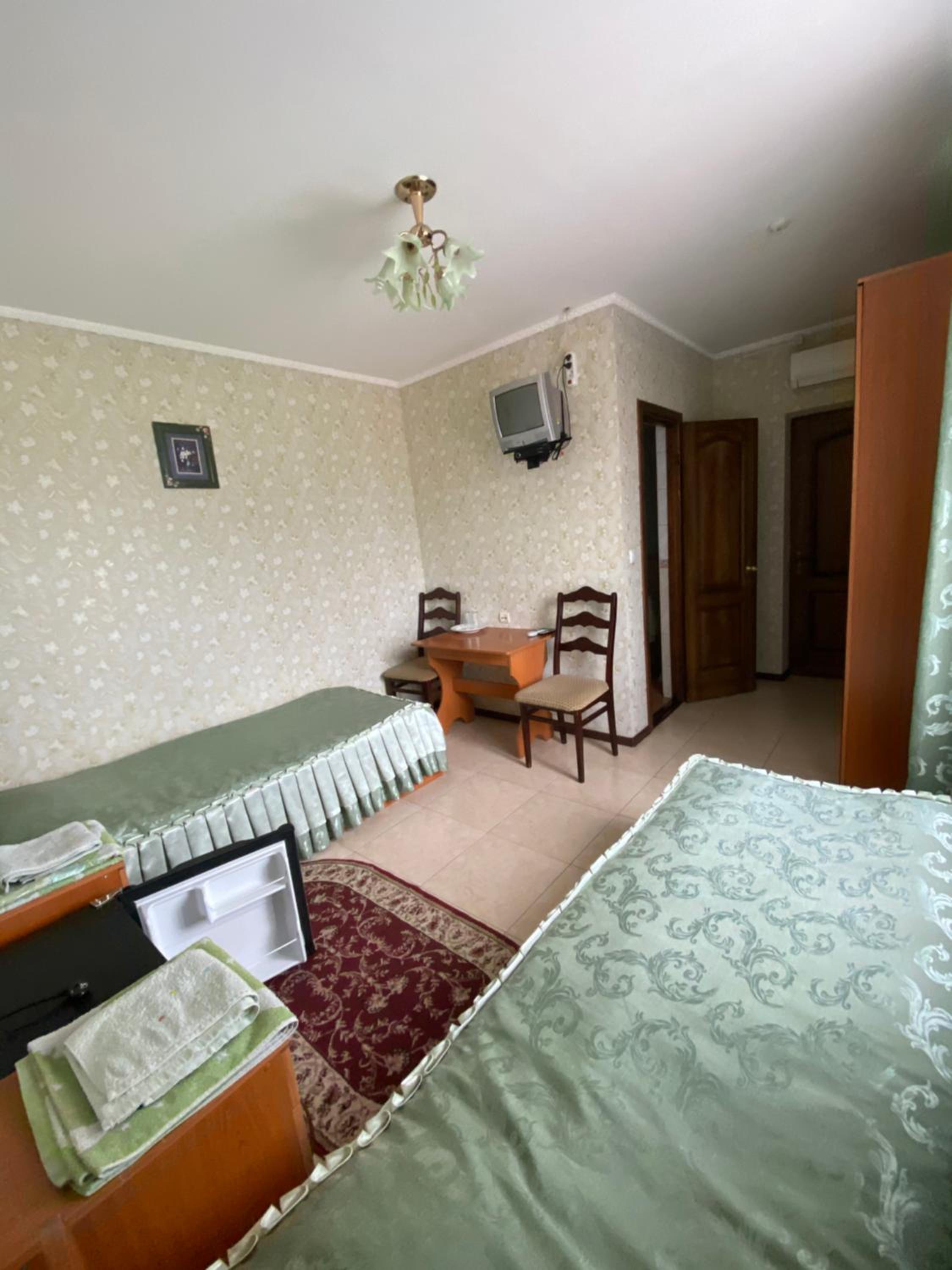 Twin Room with Private Bathroom photo 1
