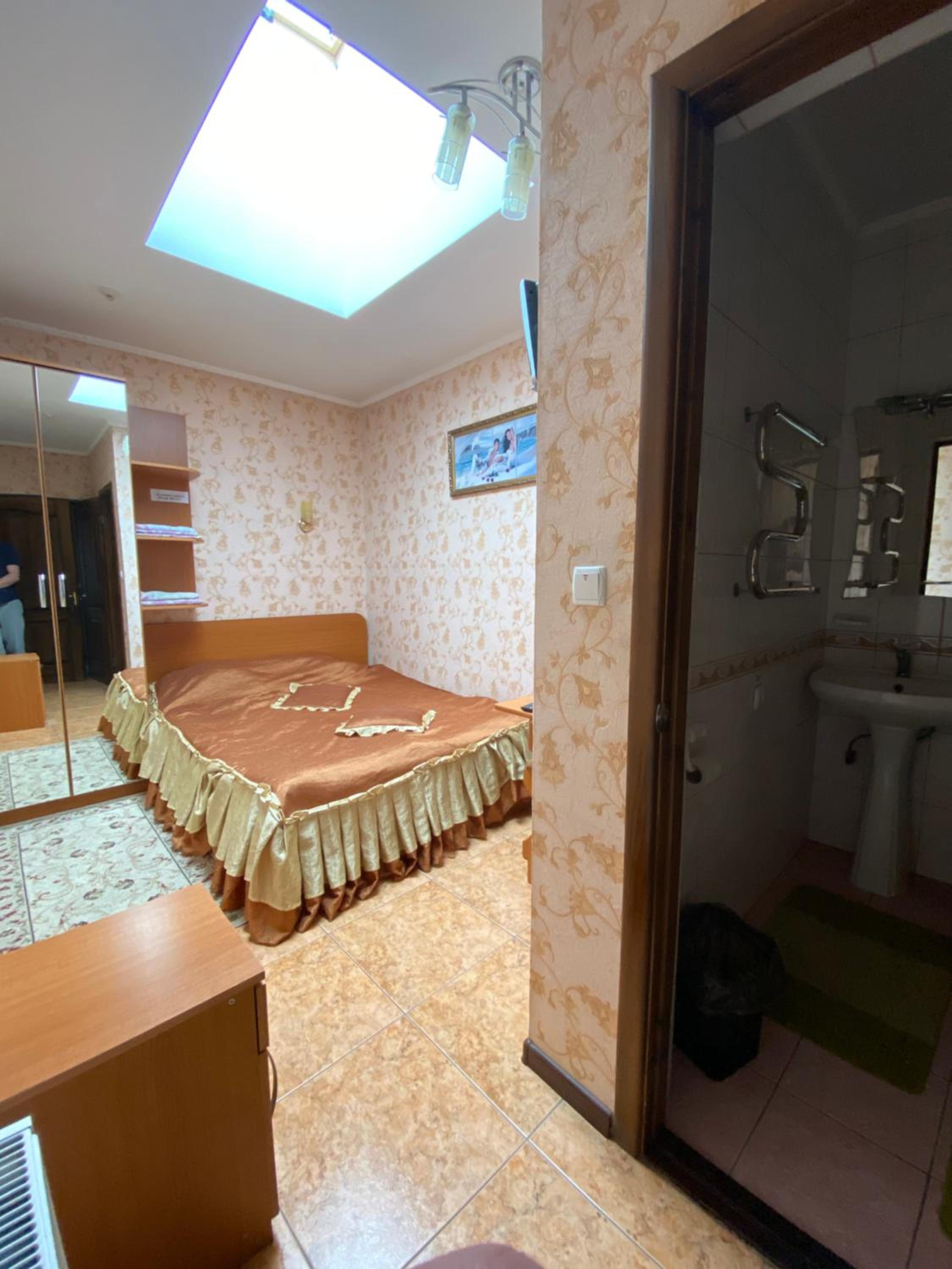 Double Room with Private Bathroom photo 1