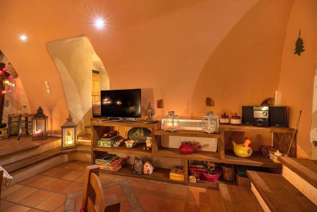 Three-Bedroom House photo 3