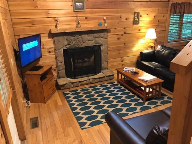Two-Bedroom House photo 2