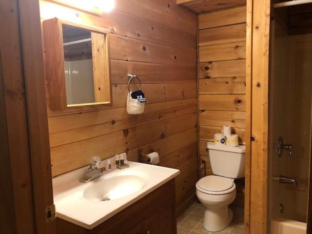 Two-Bedroom House photo 3
