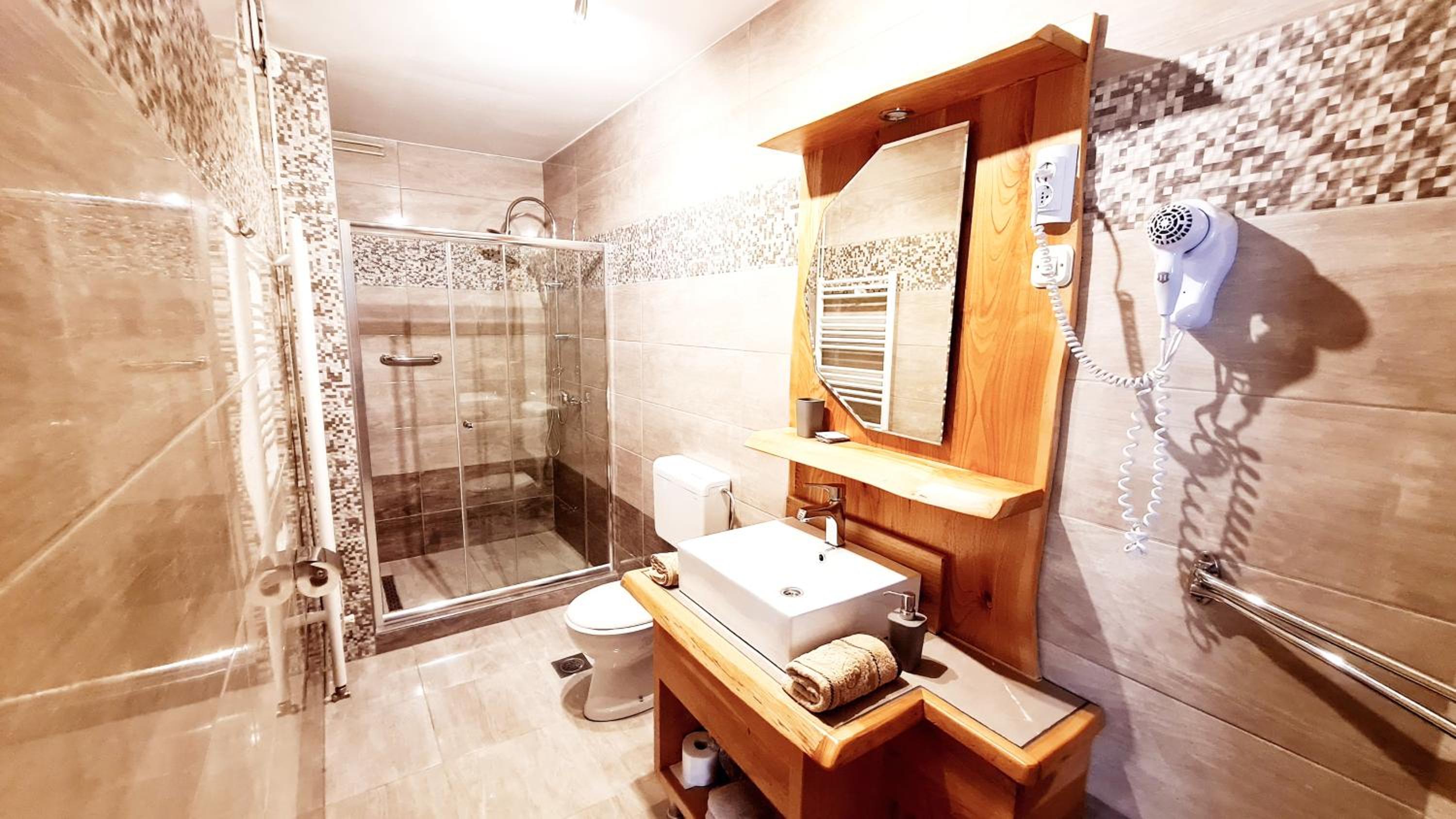 Double Room with Private Bathroom - Annex - Photo 25
