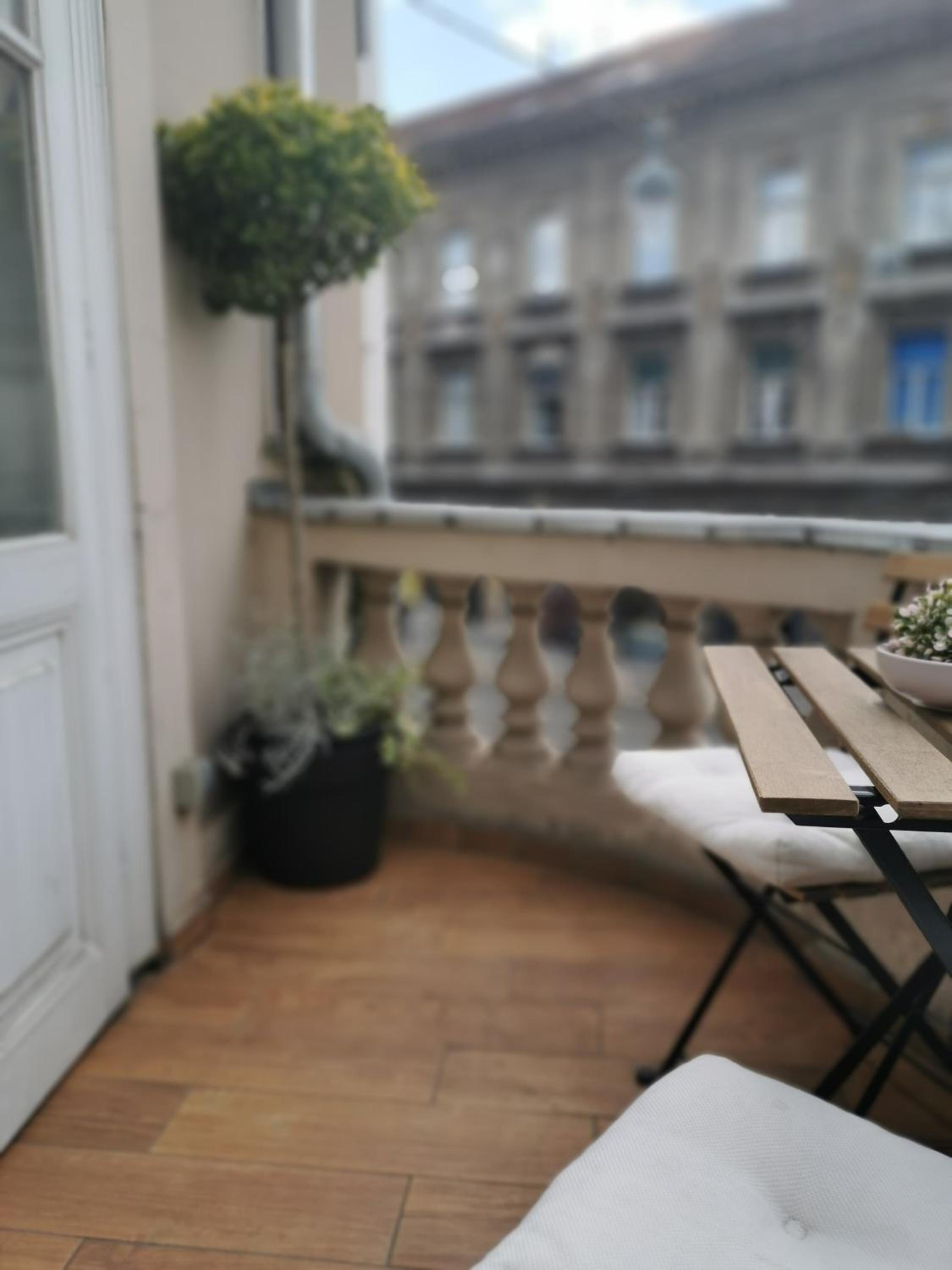Deluxe Double Room with Balcony with City View - Photo 7