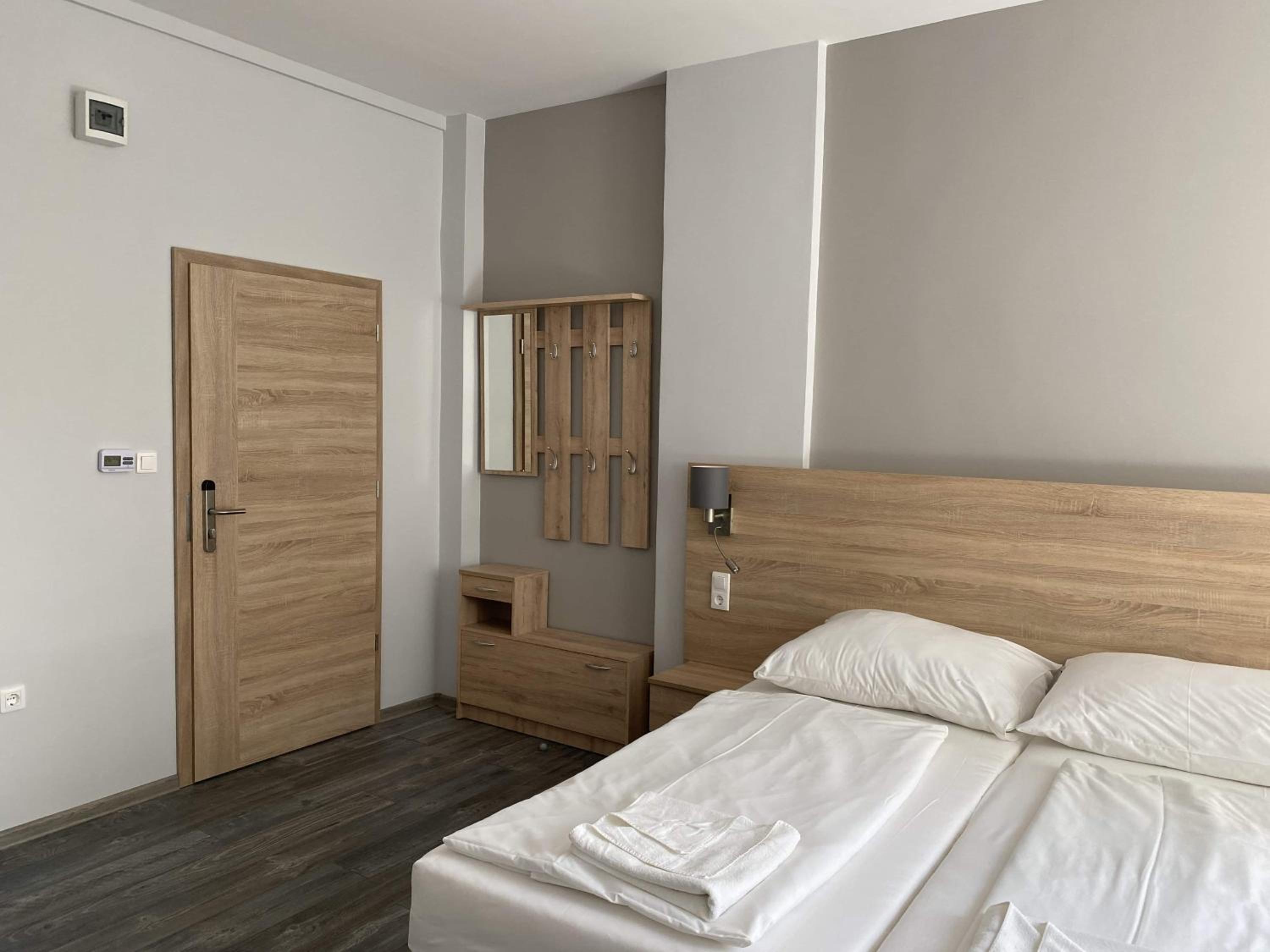 Family Room with Private Bathroom - Photo 9
