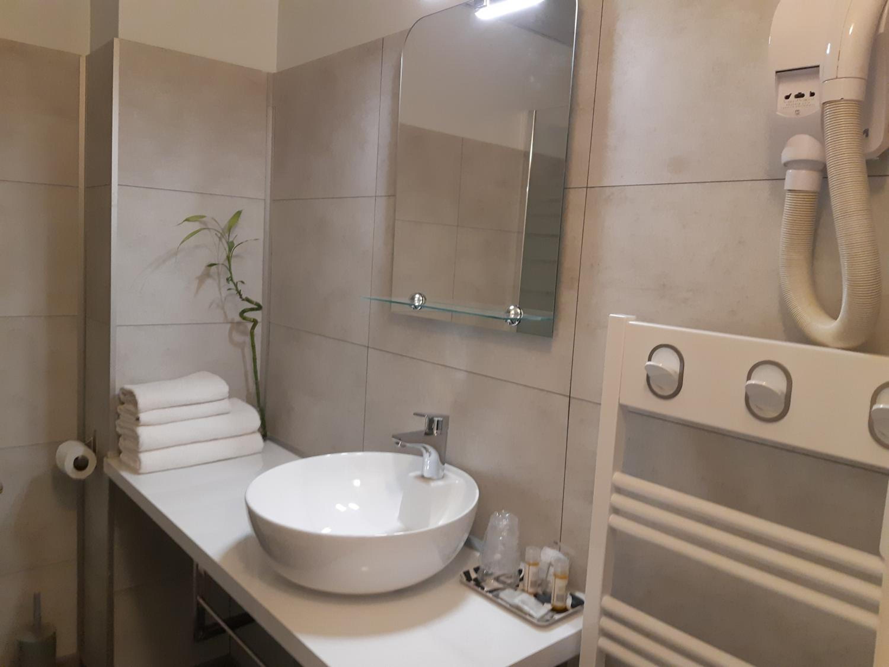 Double Room - Photo 3