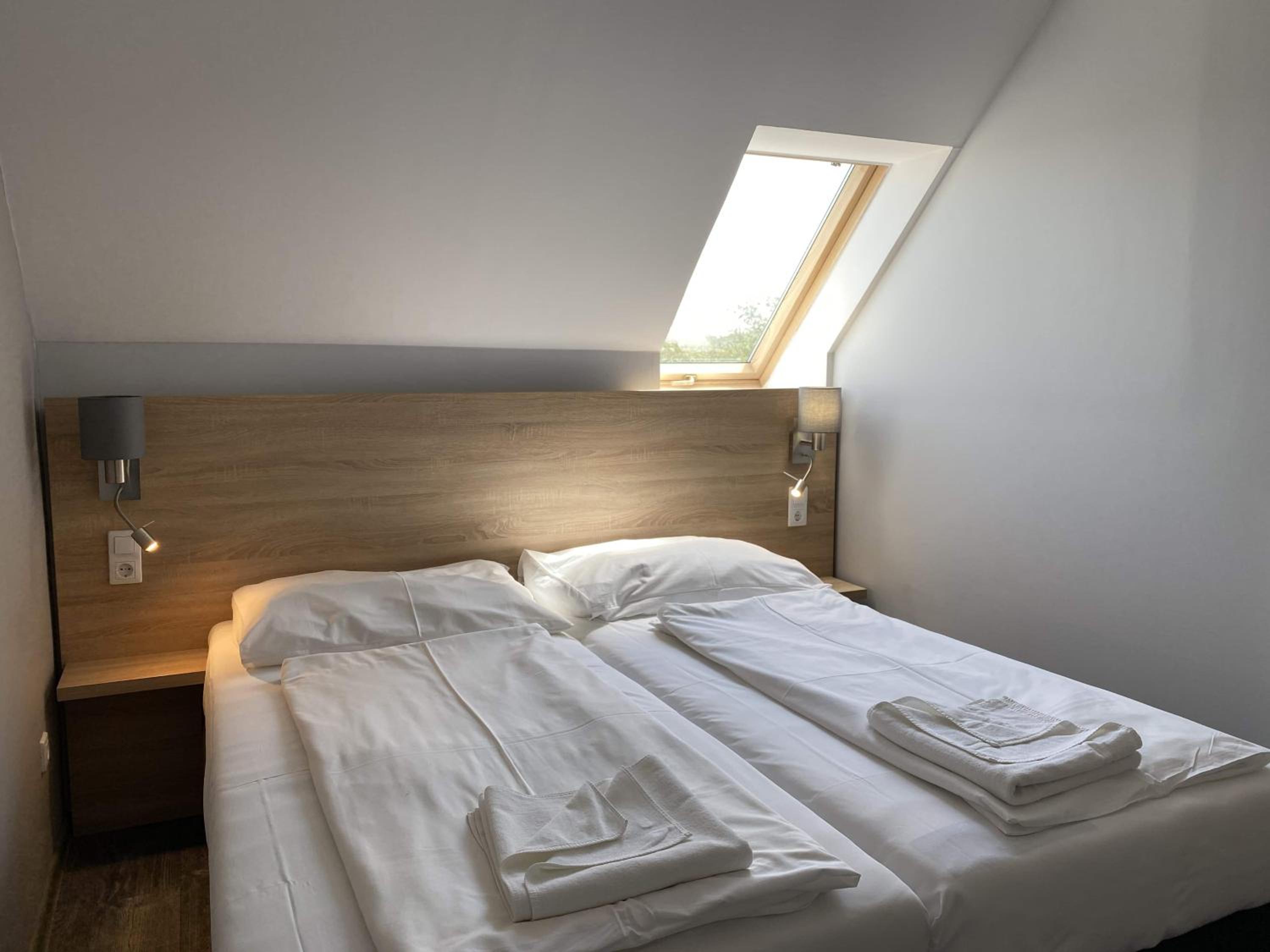 Two-Bedroom Apartment - Photo 2
