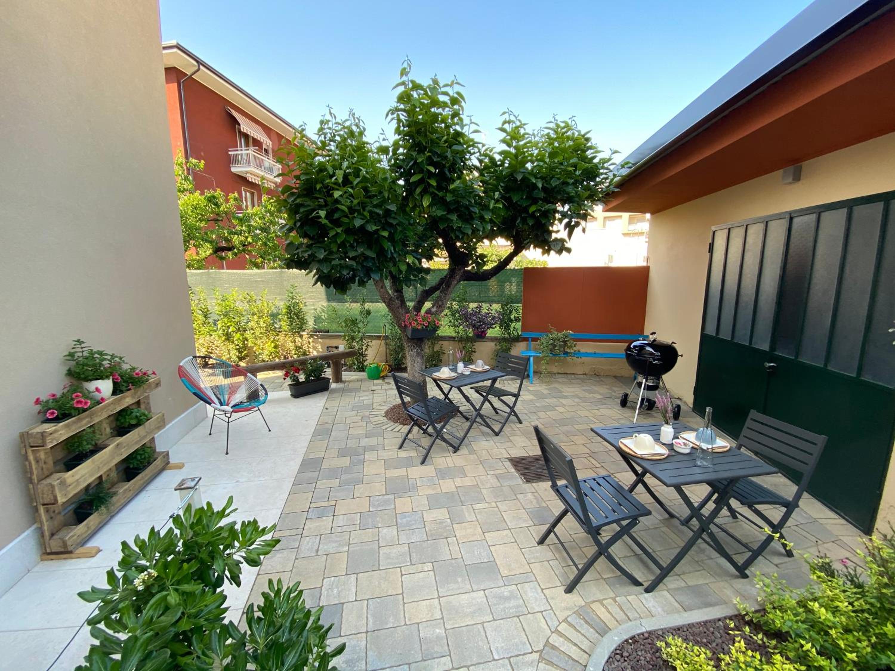 Double Room with Private Bathroom - Photo 10