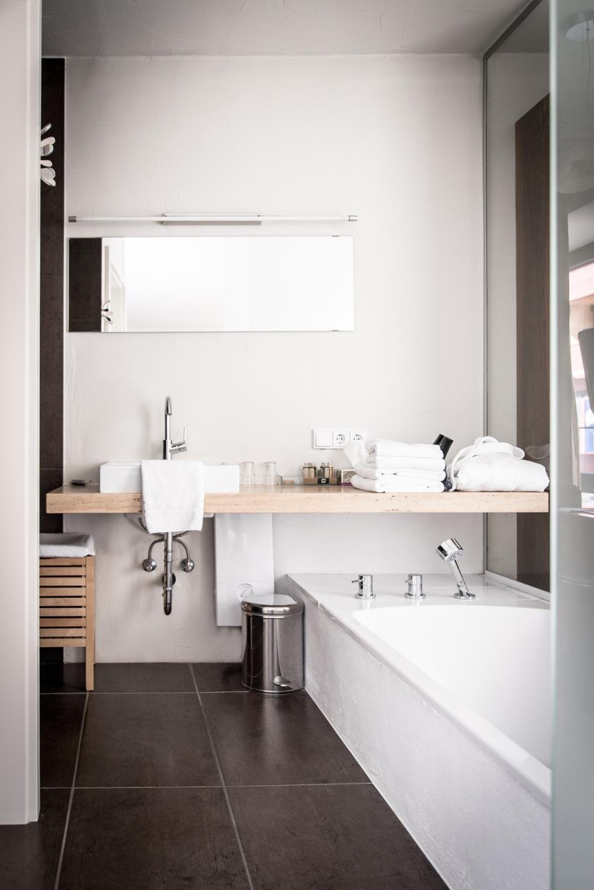 Superior Suite - Photo 5