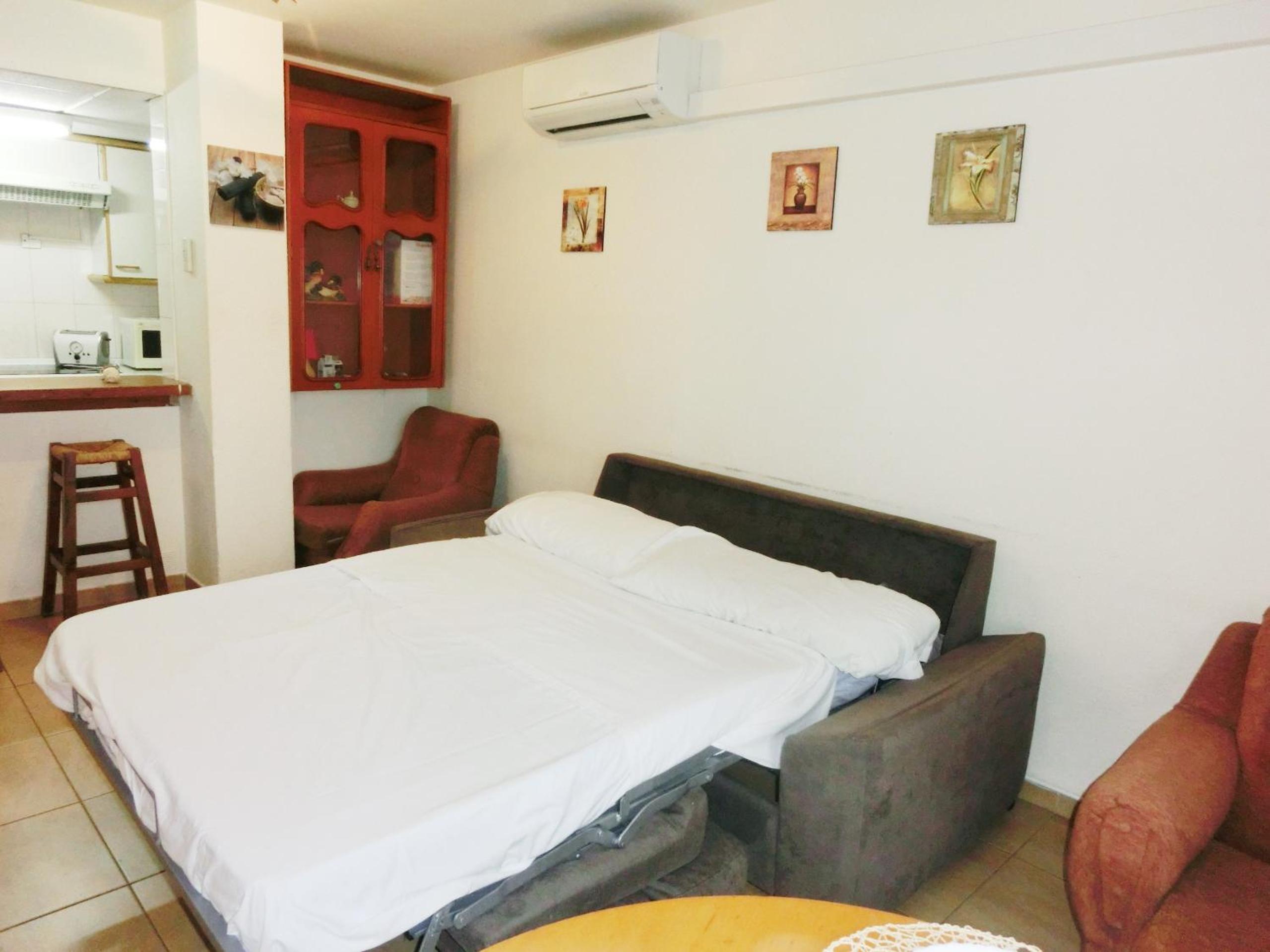 Apartamento de Dos Habitaciones con Terraza