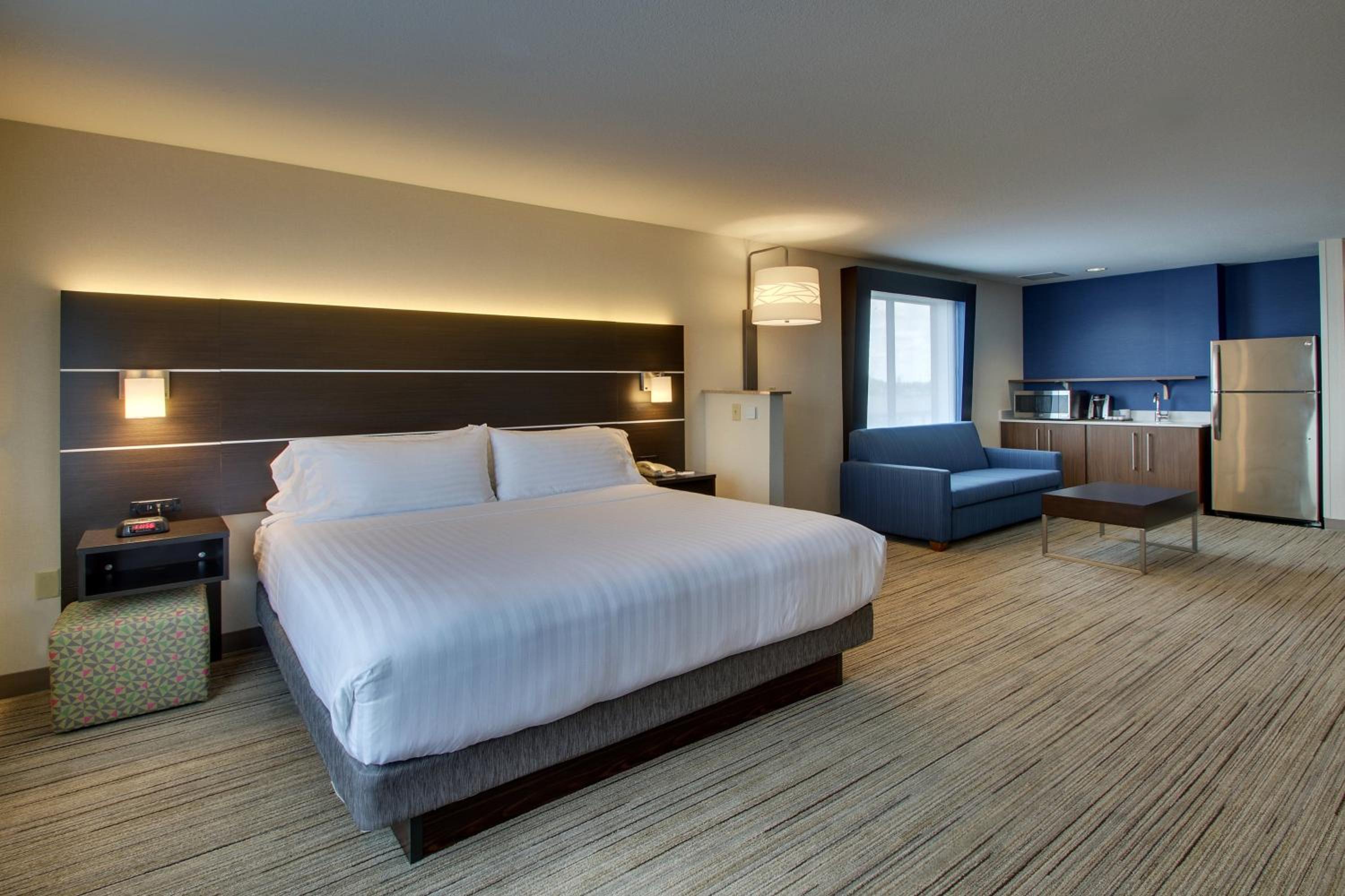 King Suite - Communication Accessible - Photo 3
