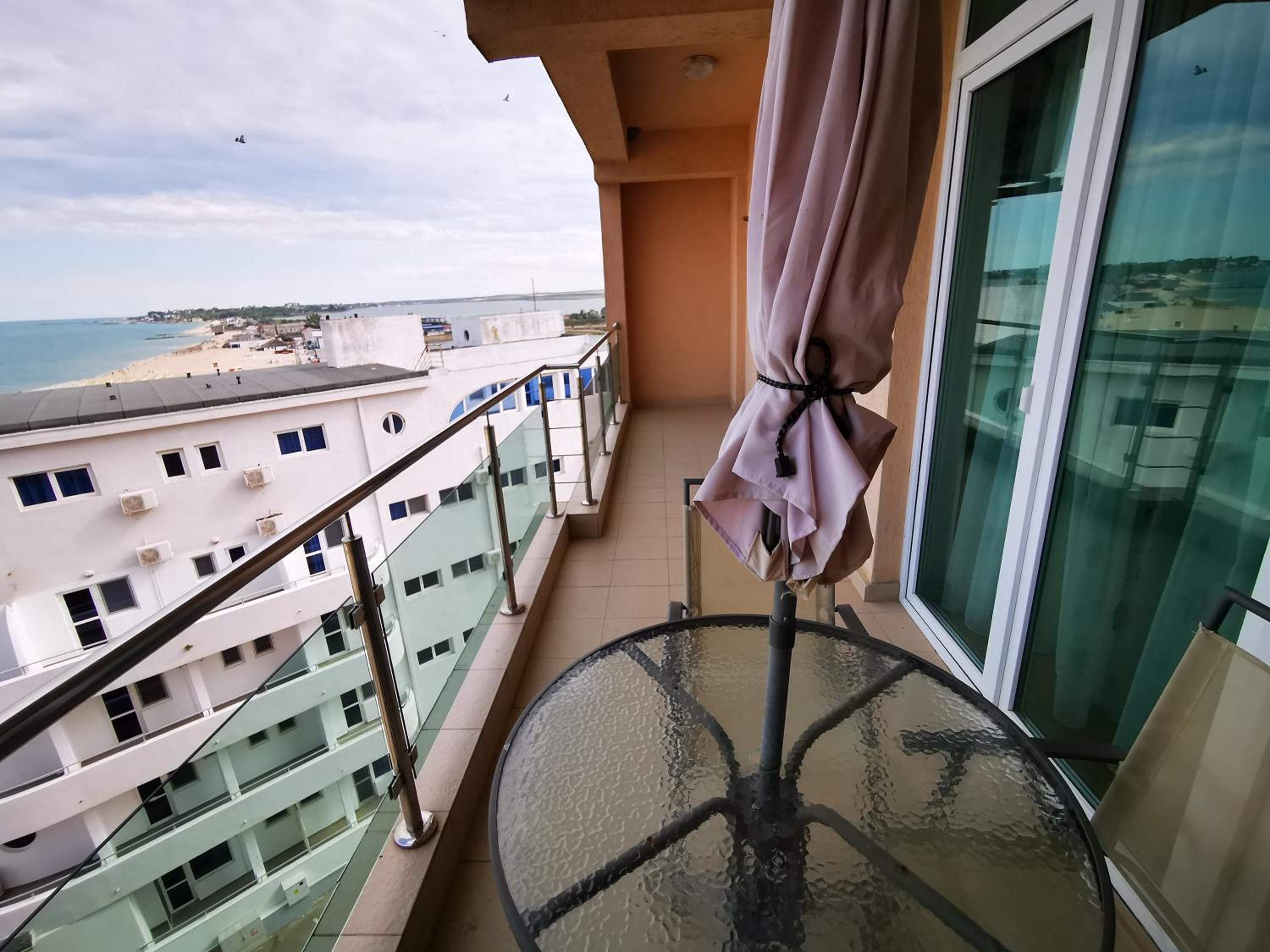 One-Bedroom Apartment with Sea View