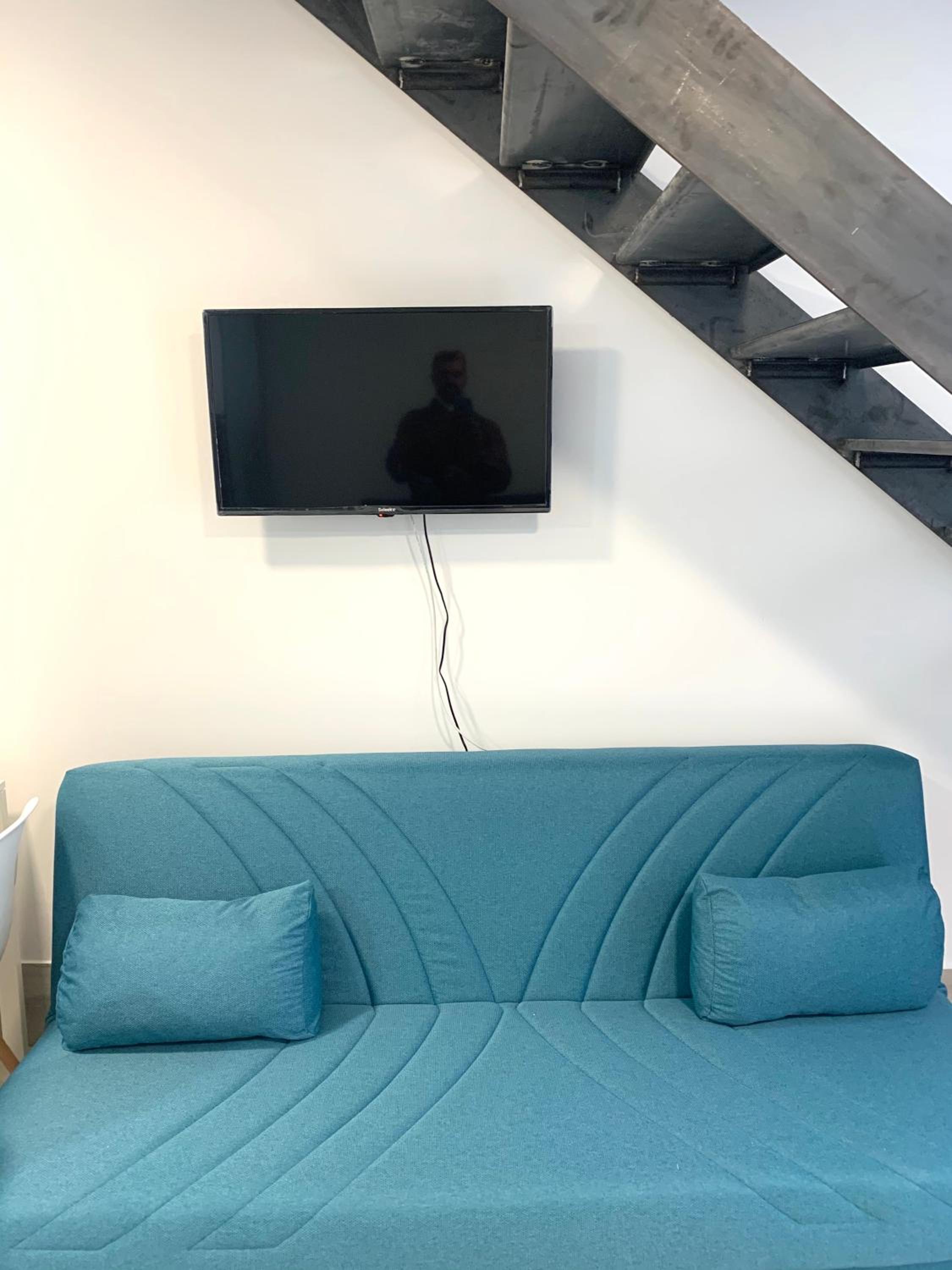 One-Bedroom Loft - Photo 16