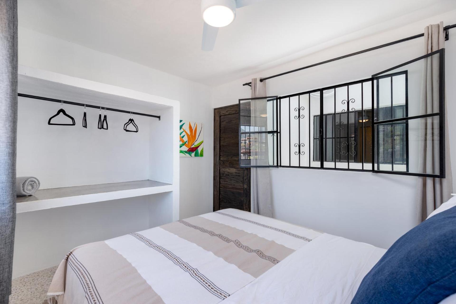 Apartment with Balcony photo 3