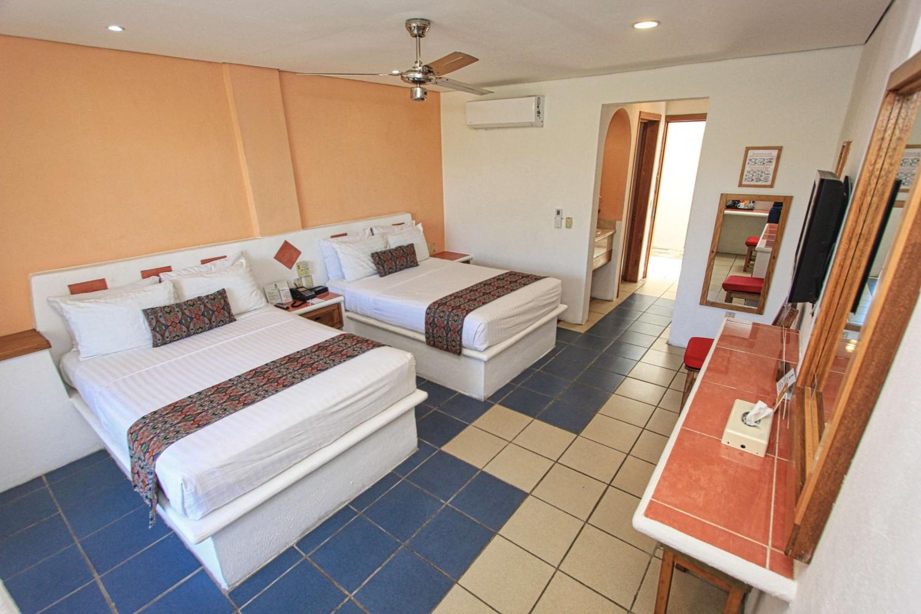 Double Room with Two Double Beds - Photo 1