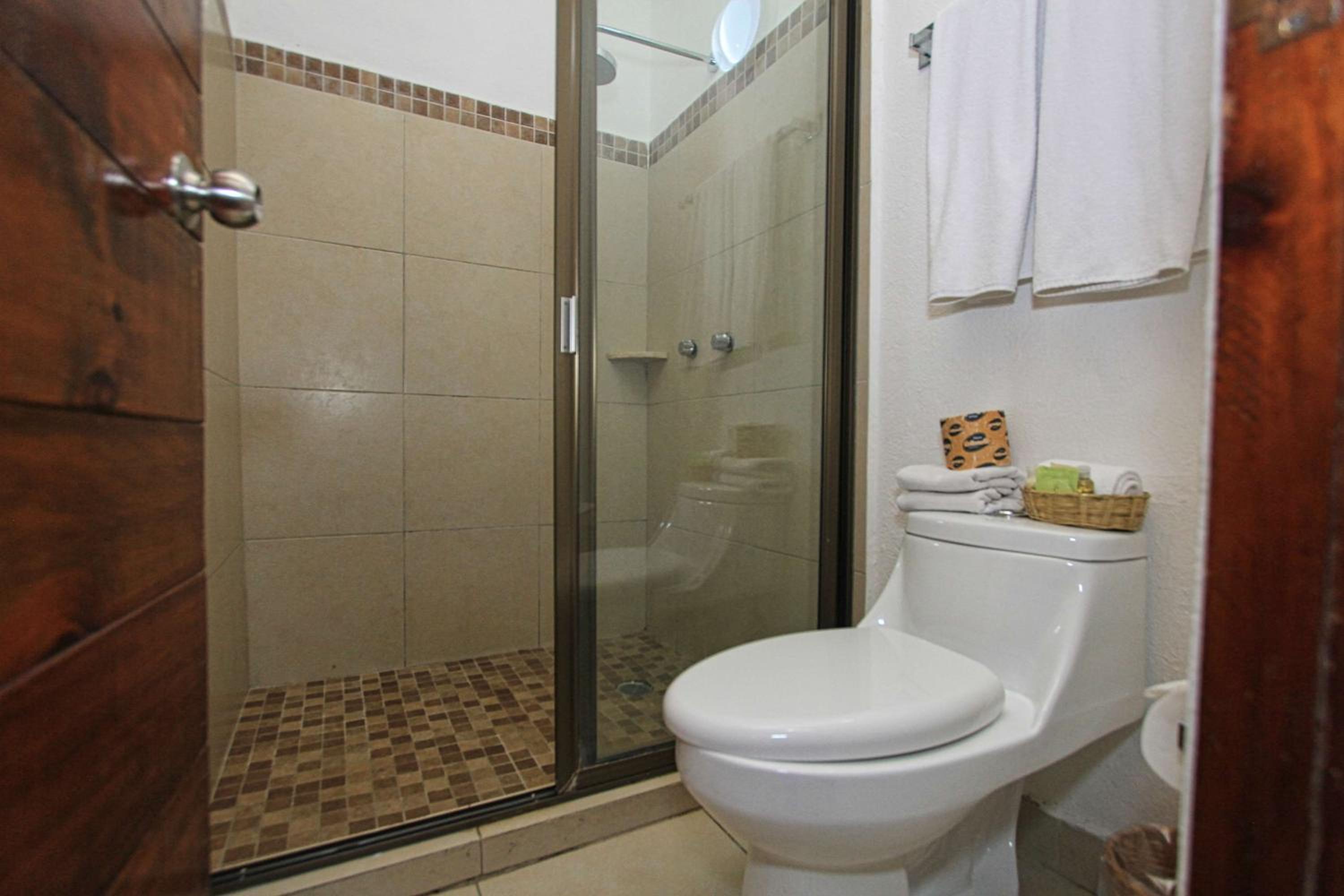 Double Room with Two Double Beds - Photo 6
