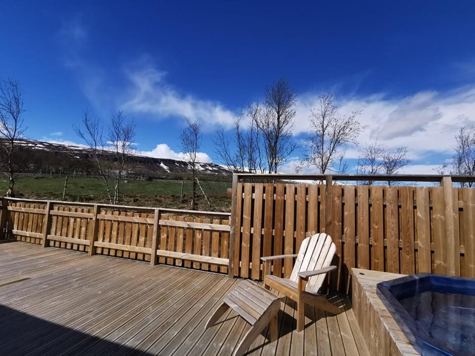 Three-Bedroom Cottage with Hot Tub - Photo 18