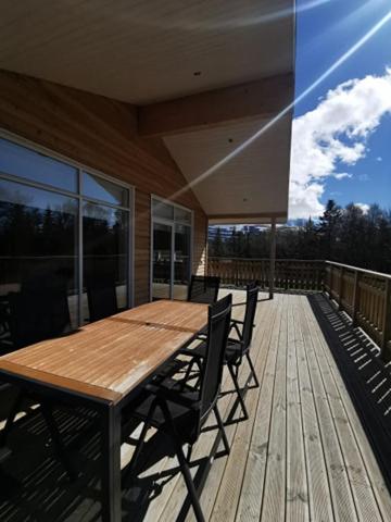 Three-Bedroom Cottage with Hot Tub - Photo 6