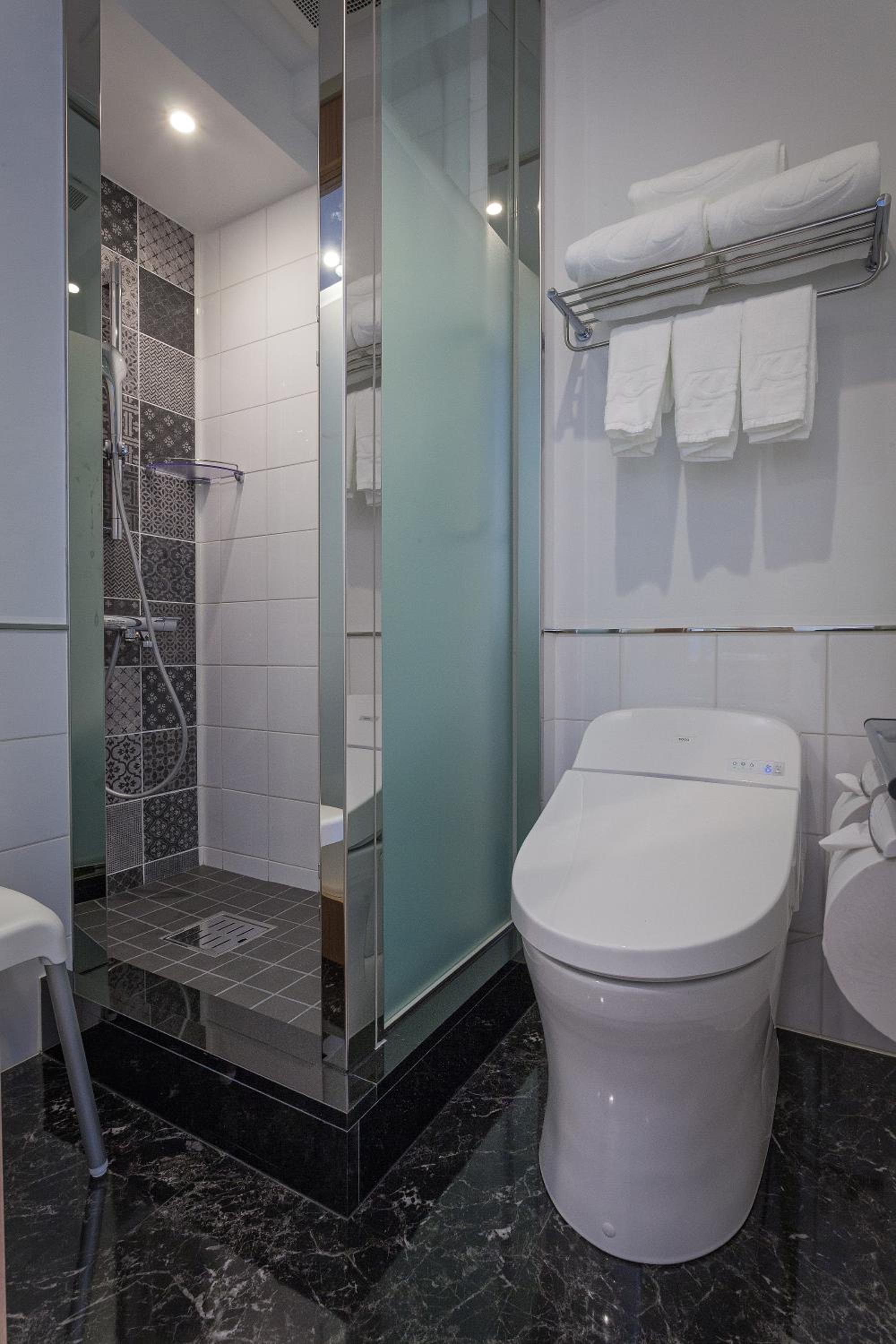 Twin Room - Photo 4