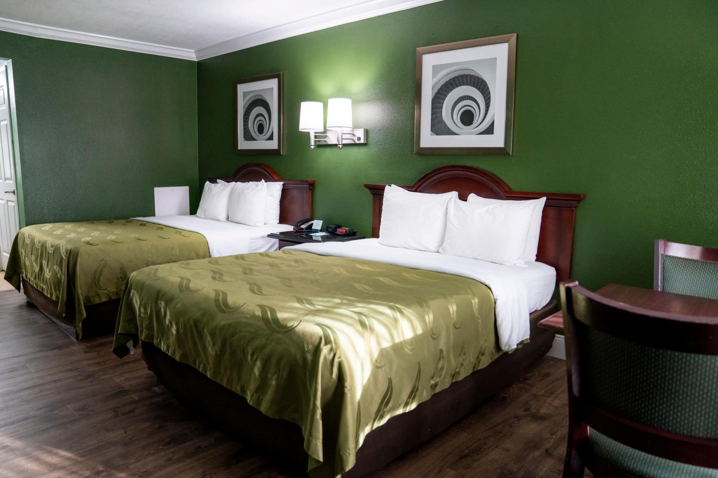 Standard Room, 2 Queen Beds, Non Smoking - Photo 3