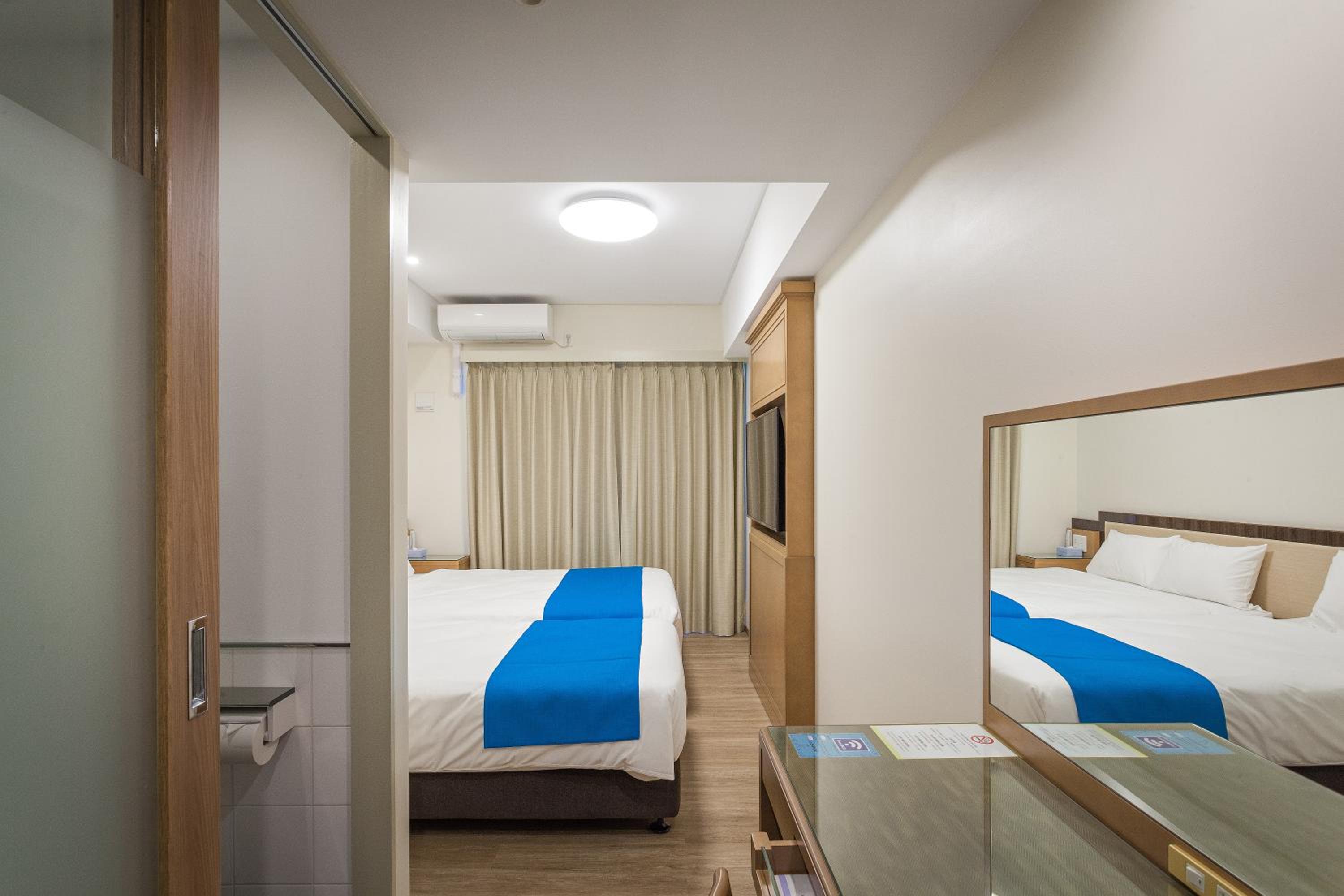 Twin Room - Photo 1