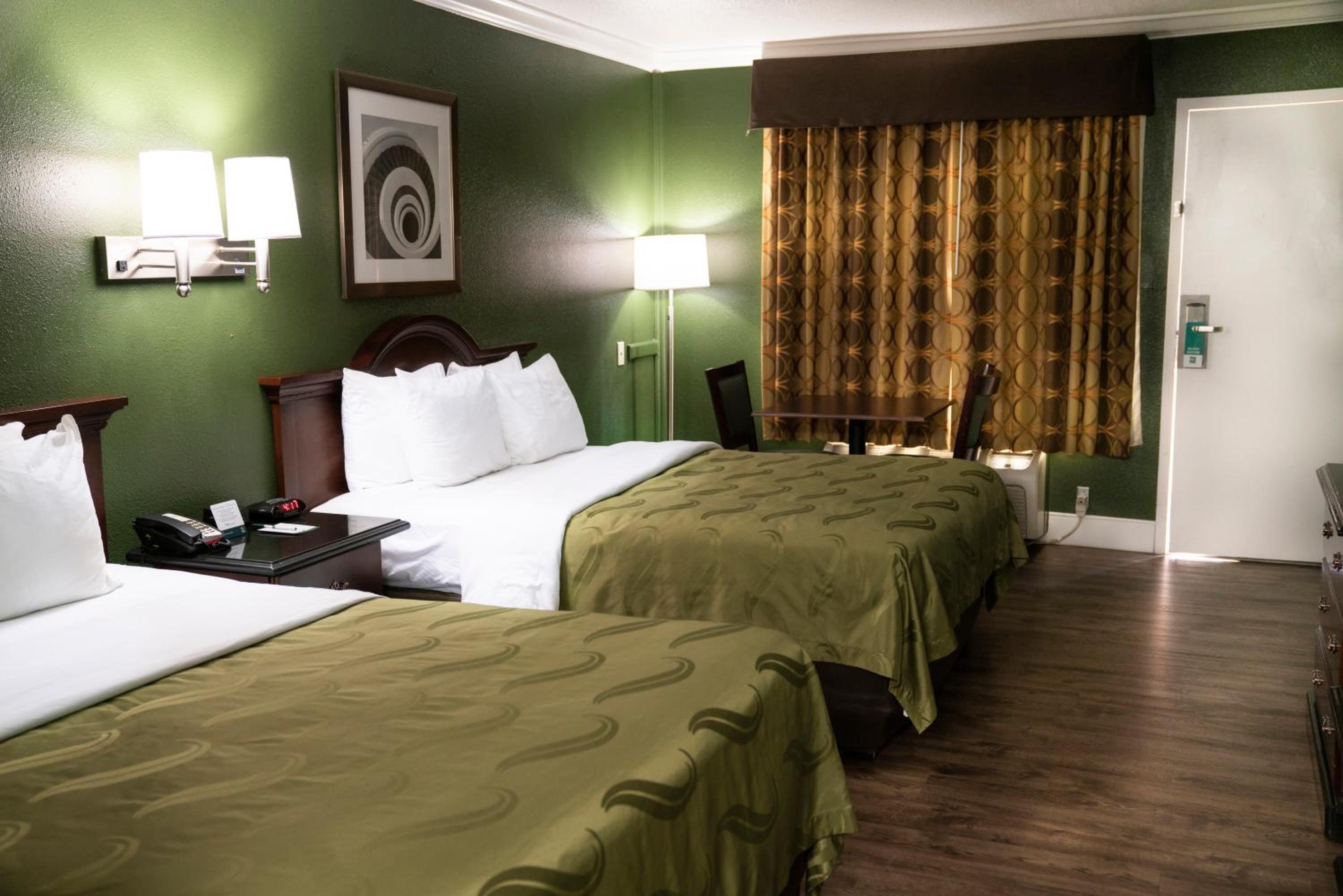 Standard Room, 2 Queen Beds, Non Smoking - Photo 4