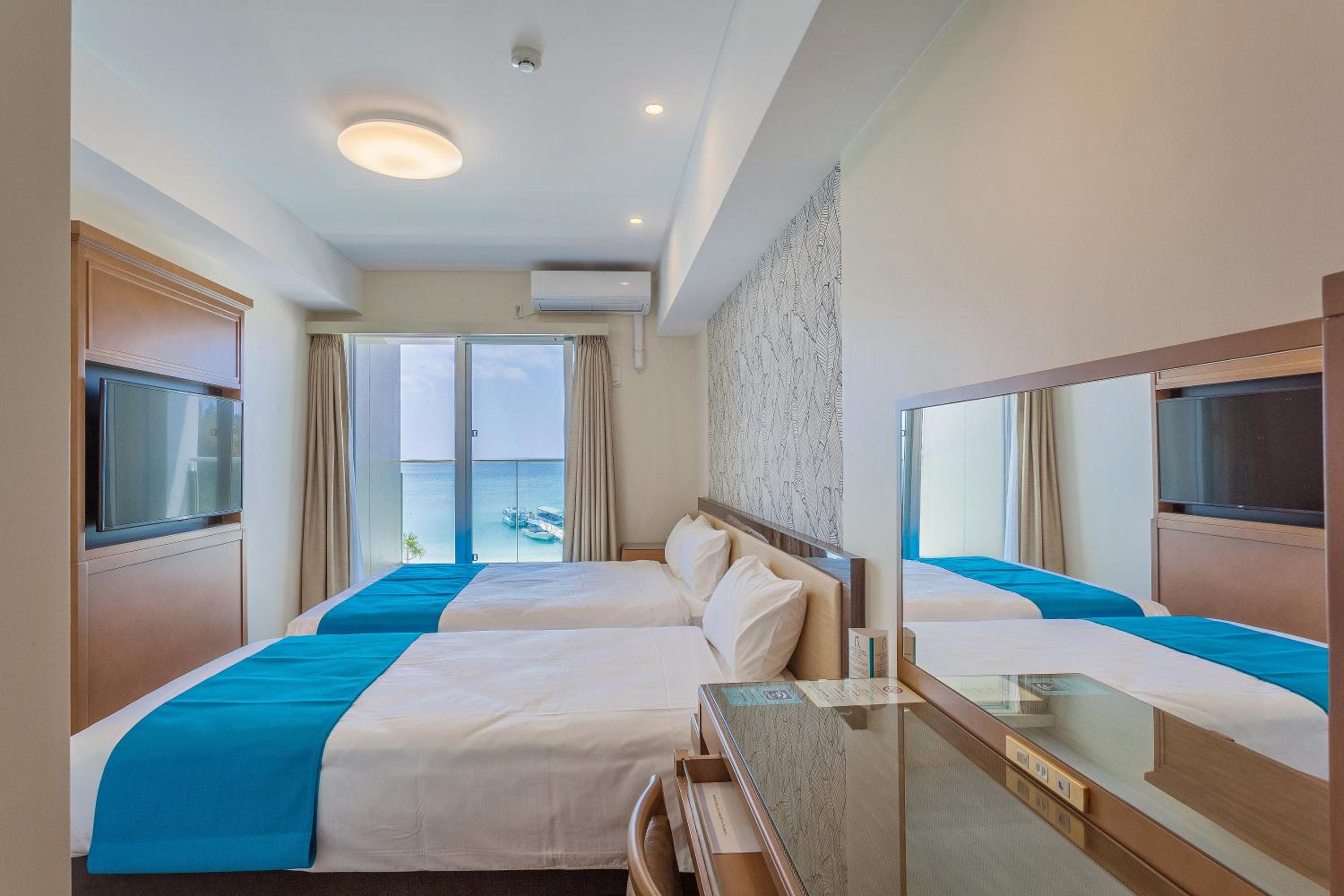Twin Room with Sea View - Photo 1